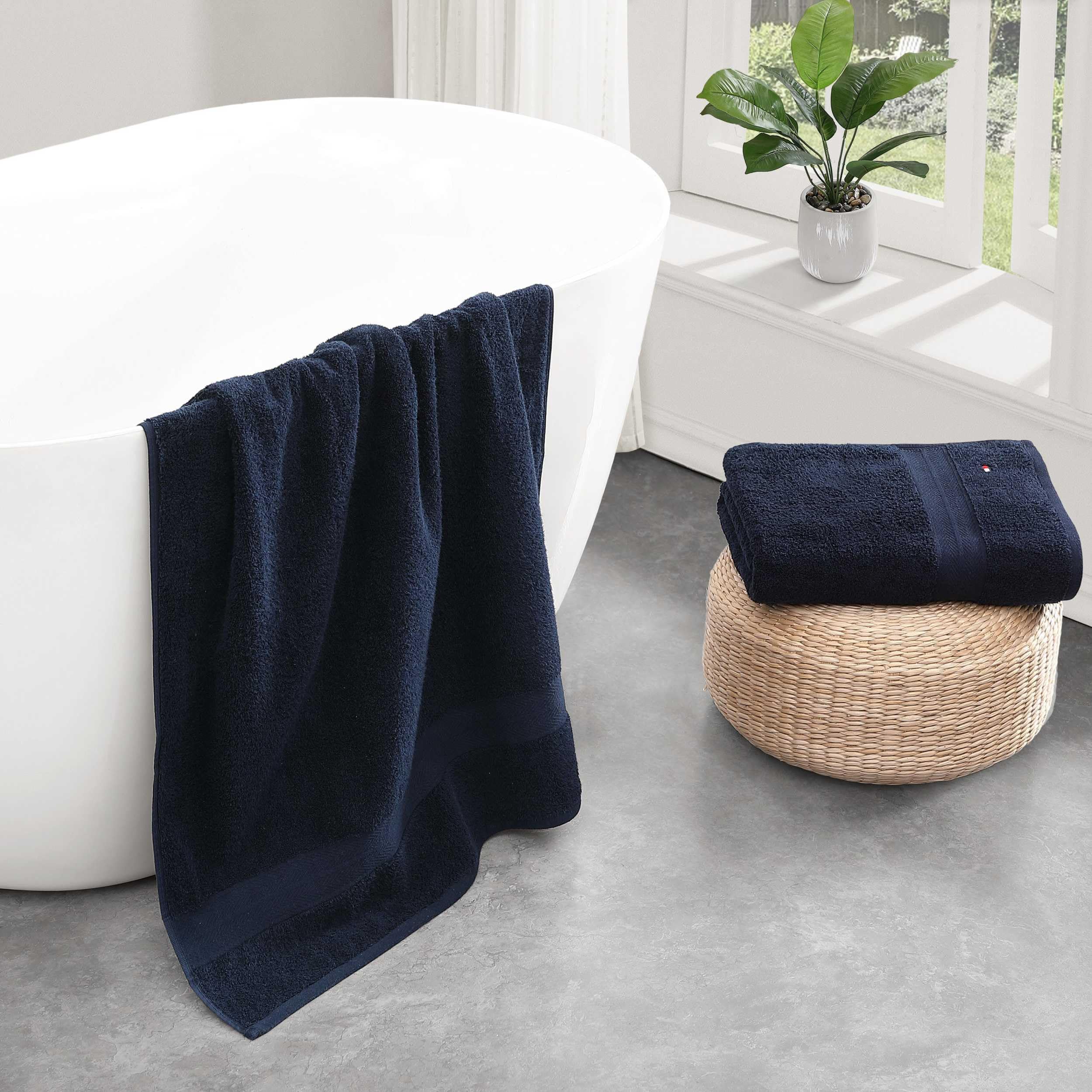 Tommy Hilfiger - Juego de Toallas de baño, Rizo de algodón Absorbente con Cero torsión, Peso Medio, Certificado Oeko-Tex (Azul Oscuro Moderno, 2 Piezas)
