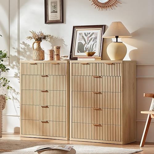 Miniatura 24 de LEYAOYAO Cómoda acanalada con 5 cajones para dormitorio, cómoda moderna de 34 pulgadas de alto con mango de metal, diseño de perfil curvo, Natural