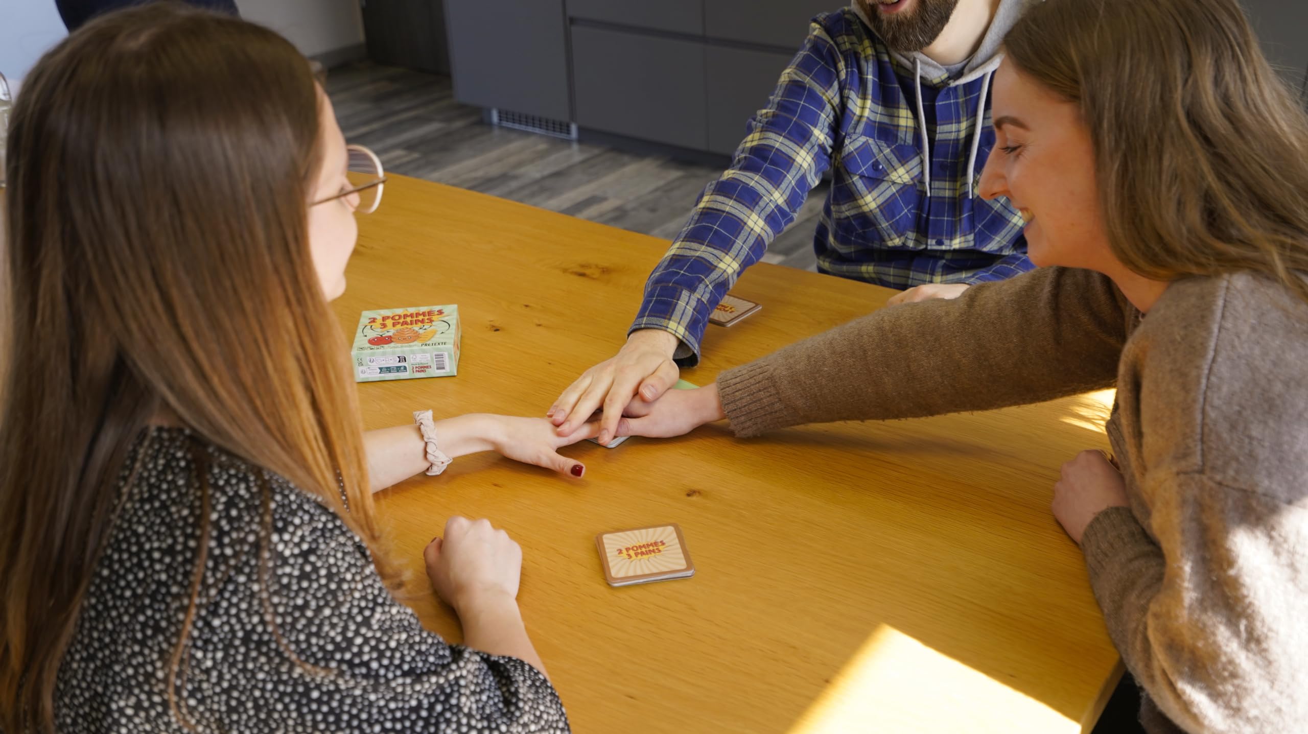 2 Pommes 3 Pains - Jeu de Société pour Famille et Amis - 2 à 6 Joueurs - Dès 8 Ans