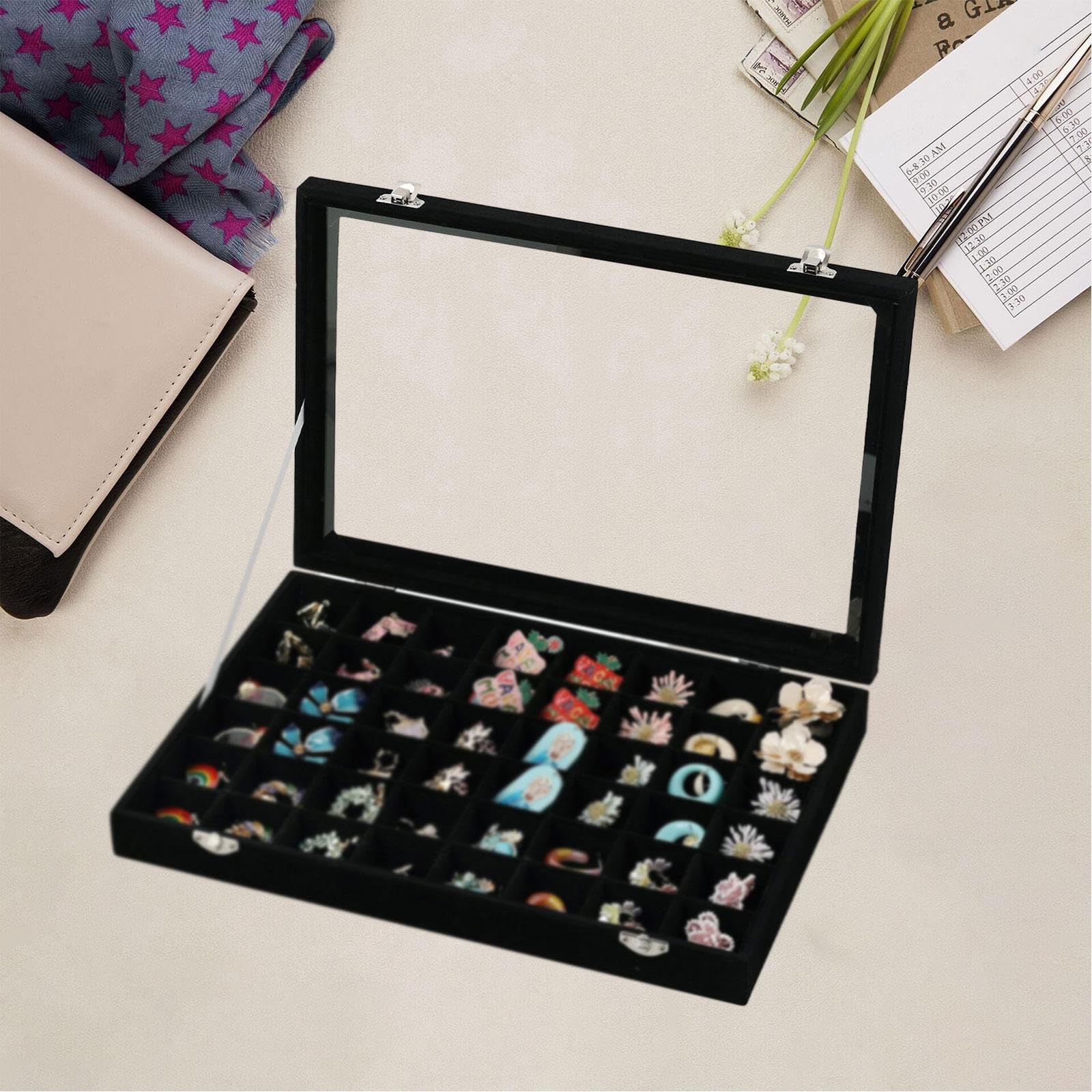Qianly Jewelry Tray Organizer con 48 Scomparti Regolabili Porta Anelli Orecchini Collane Bracciali Custodia Robusta con Coperchio Trasparente in Tessuto, Nero