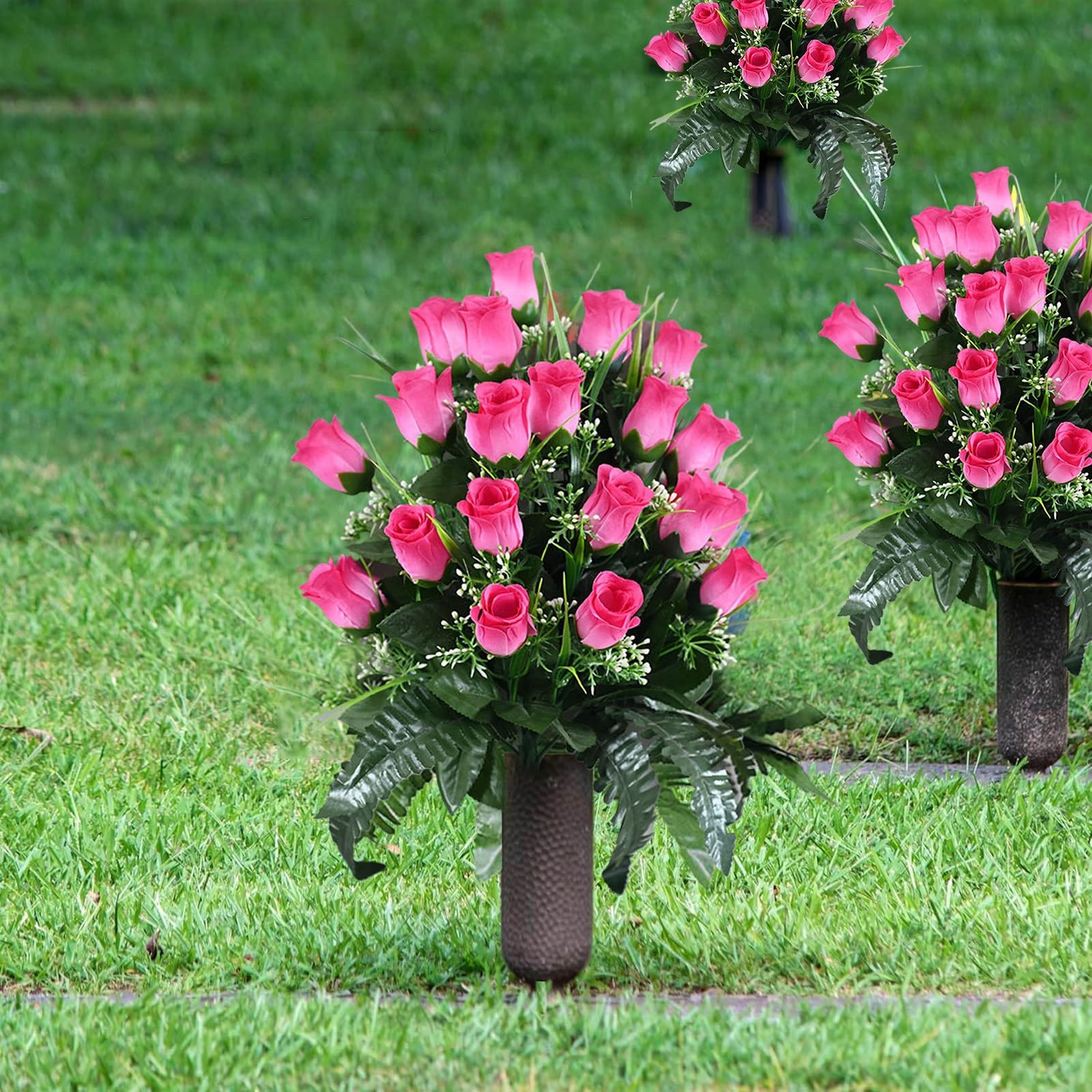Saxili Fiori per cimitero per decorazione tombale - Sella di fiori artificiali e 2 mazzi di lapidi per il giorno della commemorazione - Rosa blu, giglio bianco, garofano, giacinto giallo, non