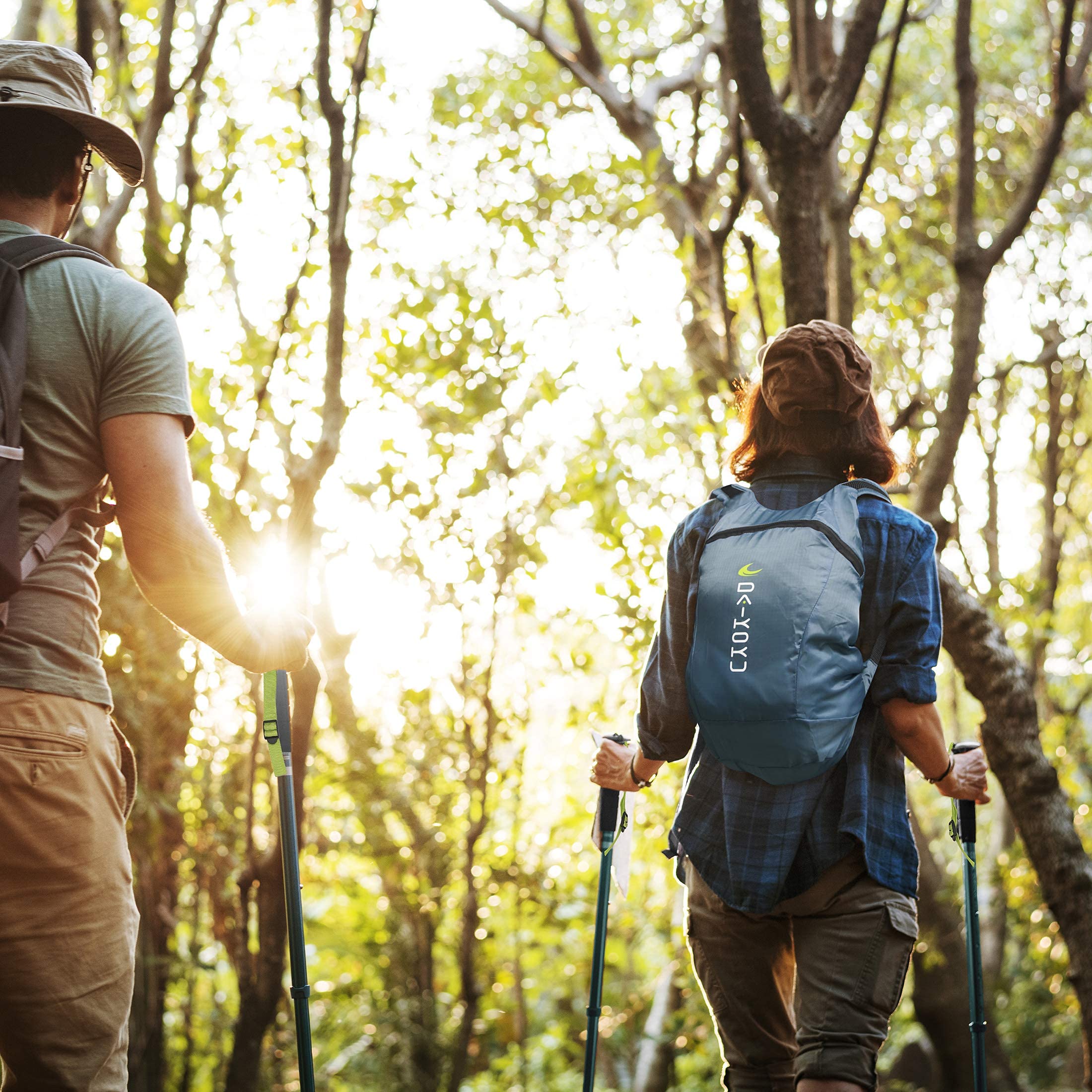 Daikoku - Bastoni da Trekking Estensibili 65-135cm | Leggeri e Resistenti in Alluminio | Impugnatura Ergonomica | Adatti a Tutti i Terreni con 6 Punte e Zaino Trail | Montagna, Trekking e Camminata