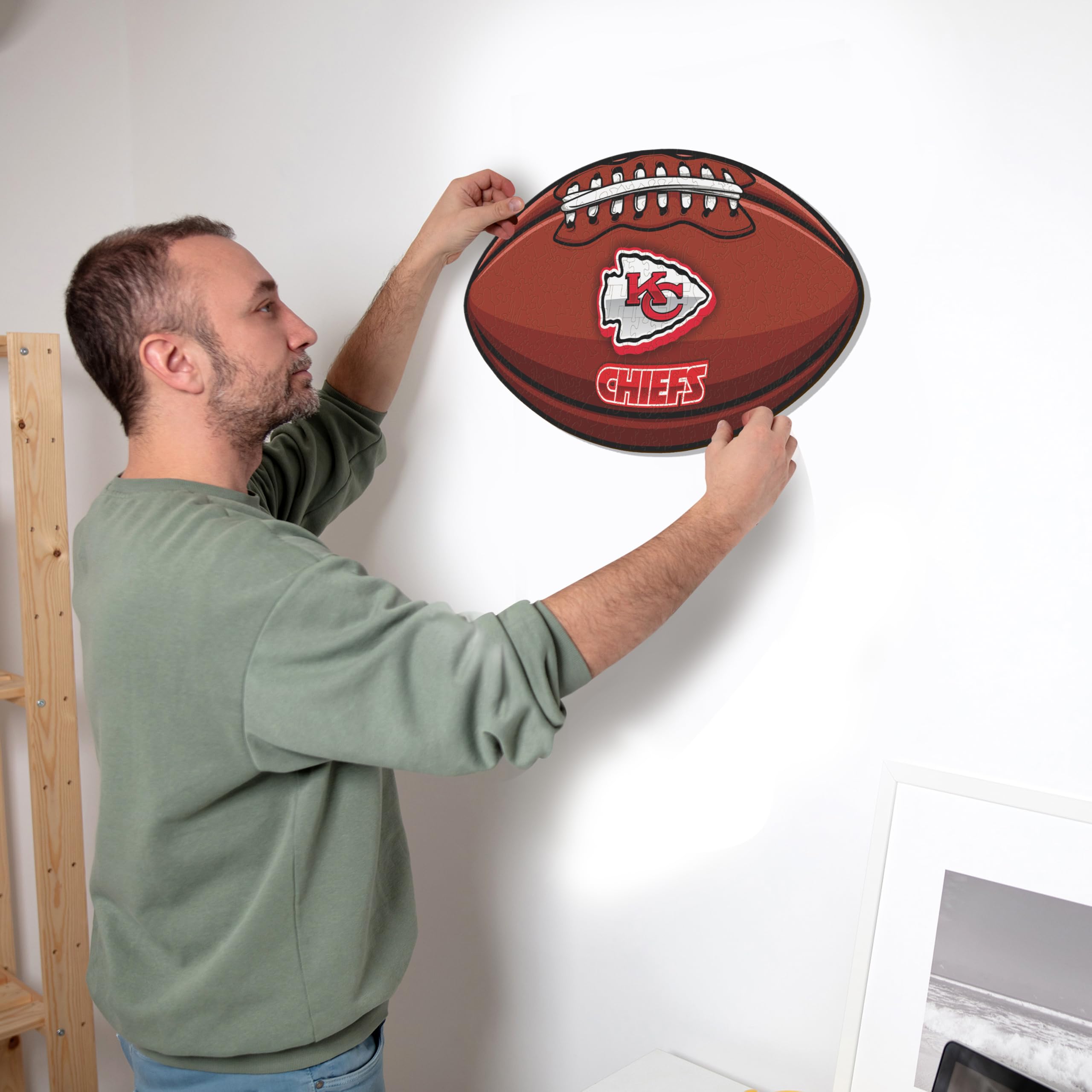 Iconic Puzzles, Kansas City Chiefs Crest, 100% ökologisch nachhaltiges Holzpuzzle mit offizieller Lizenz, Größe L, 500 Teile