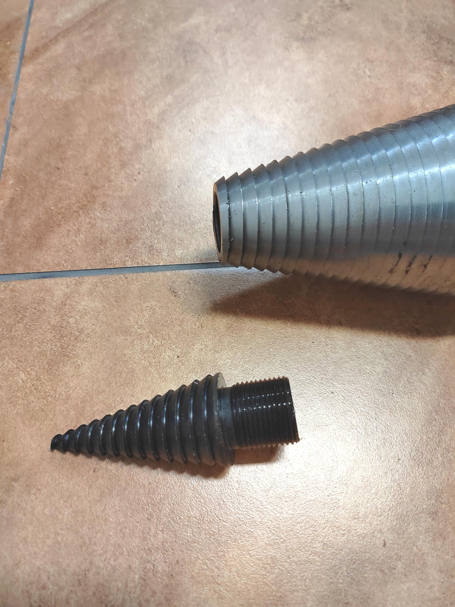 Generisch 100mm RECHTSGEWINDE + NUT Drillkegel Holzspalter Kegelspalter alle Aufnahmen (Bohrung 50mm + Nut)