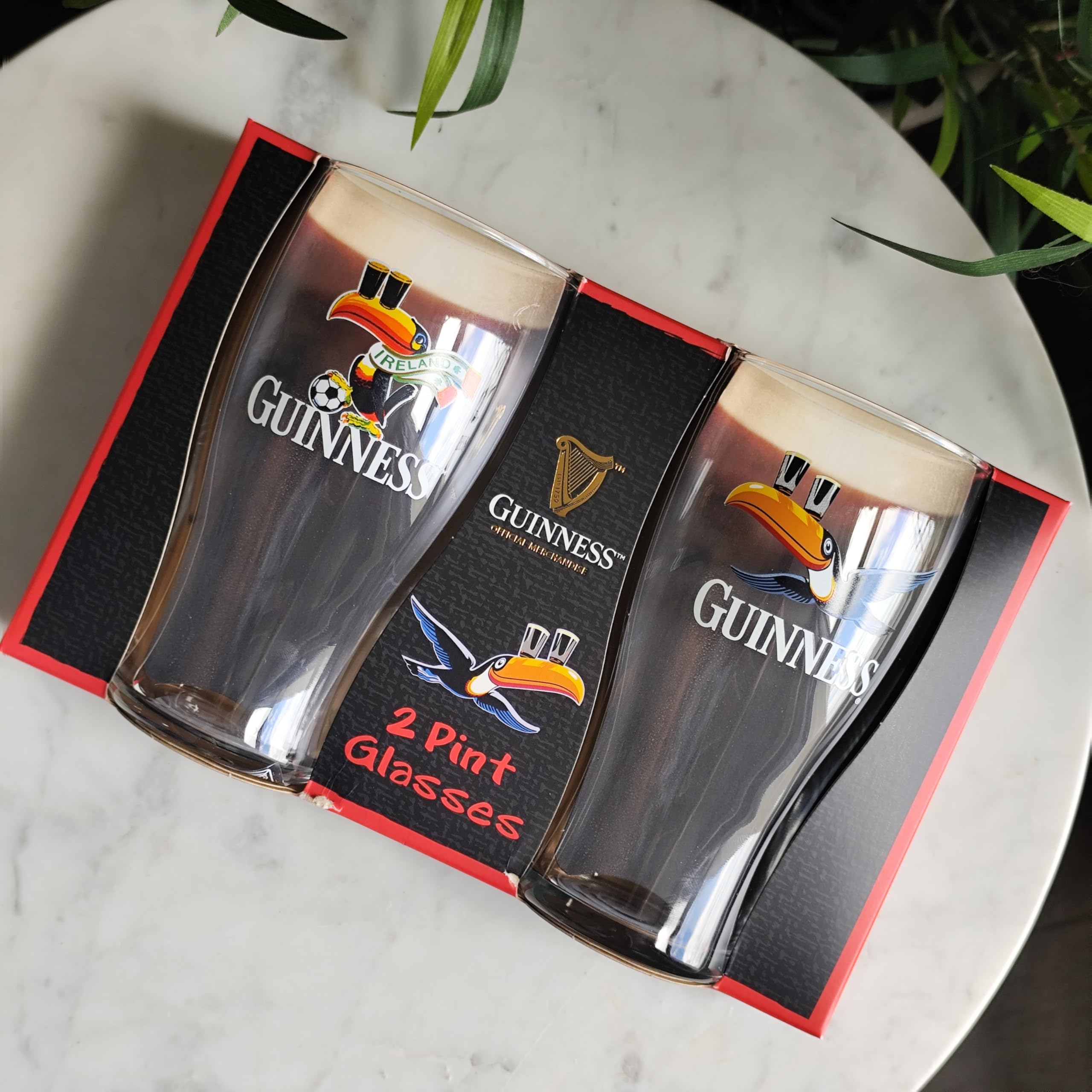 Guinness Lot de 2 verres à bière officiels – Toucan de football et toucan volant – Lot de 2 verres à bière irlandaise
