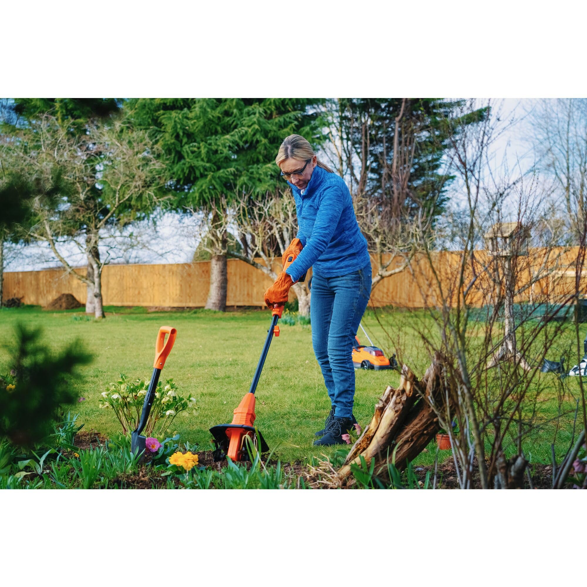 BLACK+DECKER BETL1820L-QW Motoazada con Batería de Litio de 18 V y 2 Ah, Aradora, Motocultor, 2 Velocidades 270/300rpm, 4 Hojas de Acero, 6 Puntas en Cada Hoja, 16 cm de Diámetro