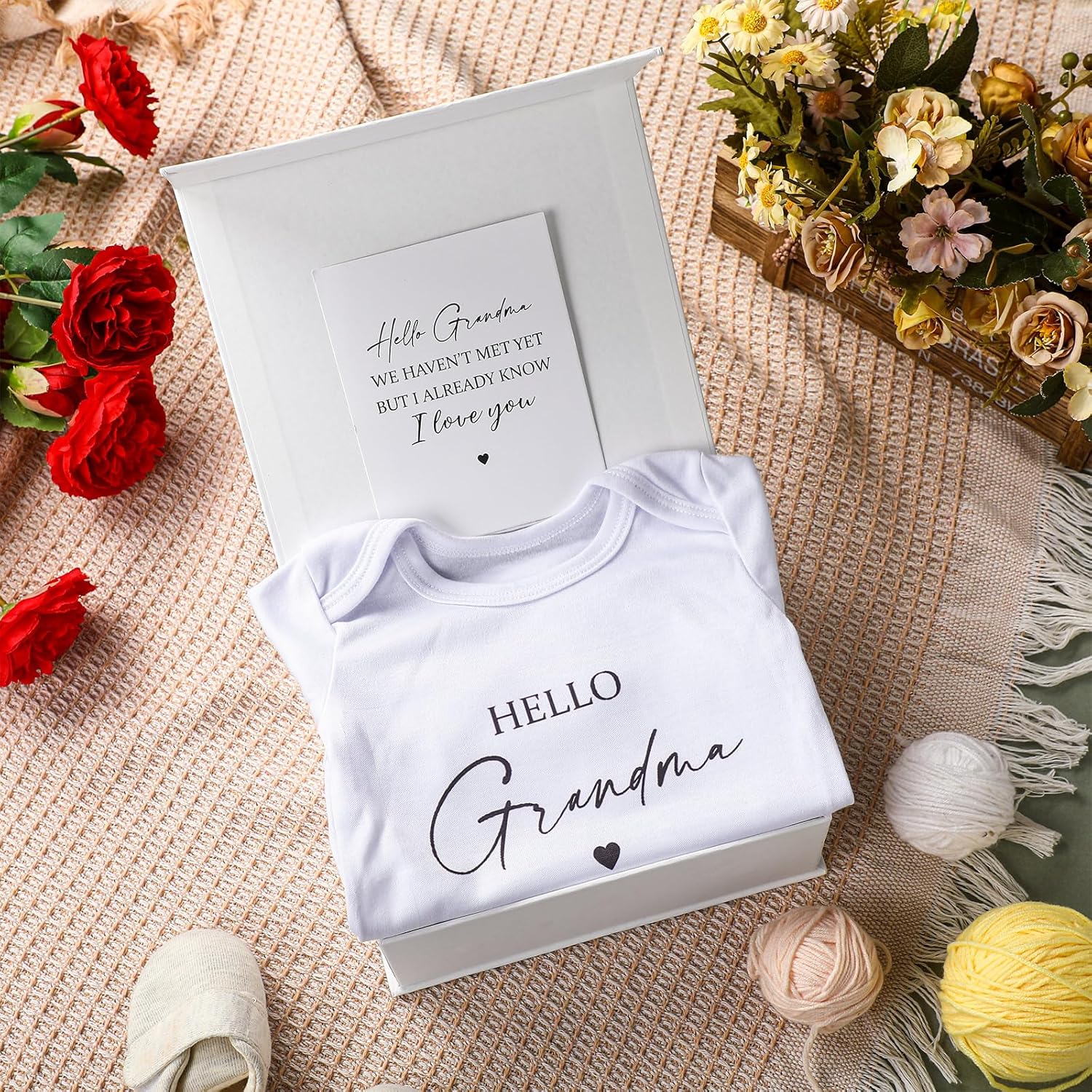 Shyyween 4 Pcs Pregnancy Announcement for Grandma, Hello Grandma Baby Bodysuit, Hello Grandma Pregnancy Reveal Card Baby Reveal Gift Box Baby Announcement Gifts Set for Grandma