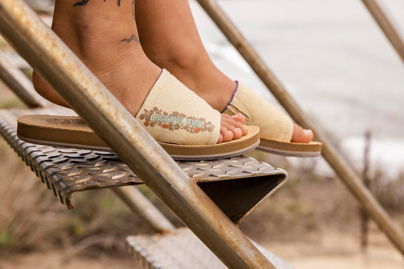sanuk grateful dead sandals