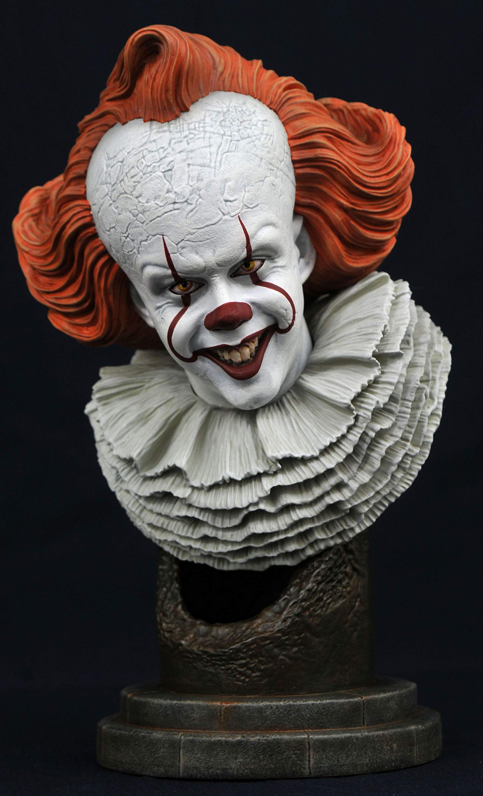 Amazon | IT 2 LEGENDS IN 3D PENNYWISE 1/2 SCALE BUST | フィギュア