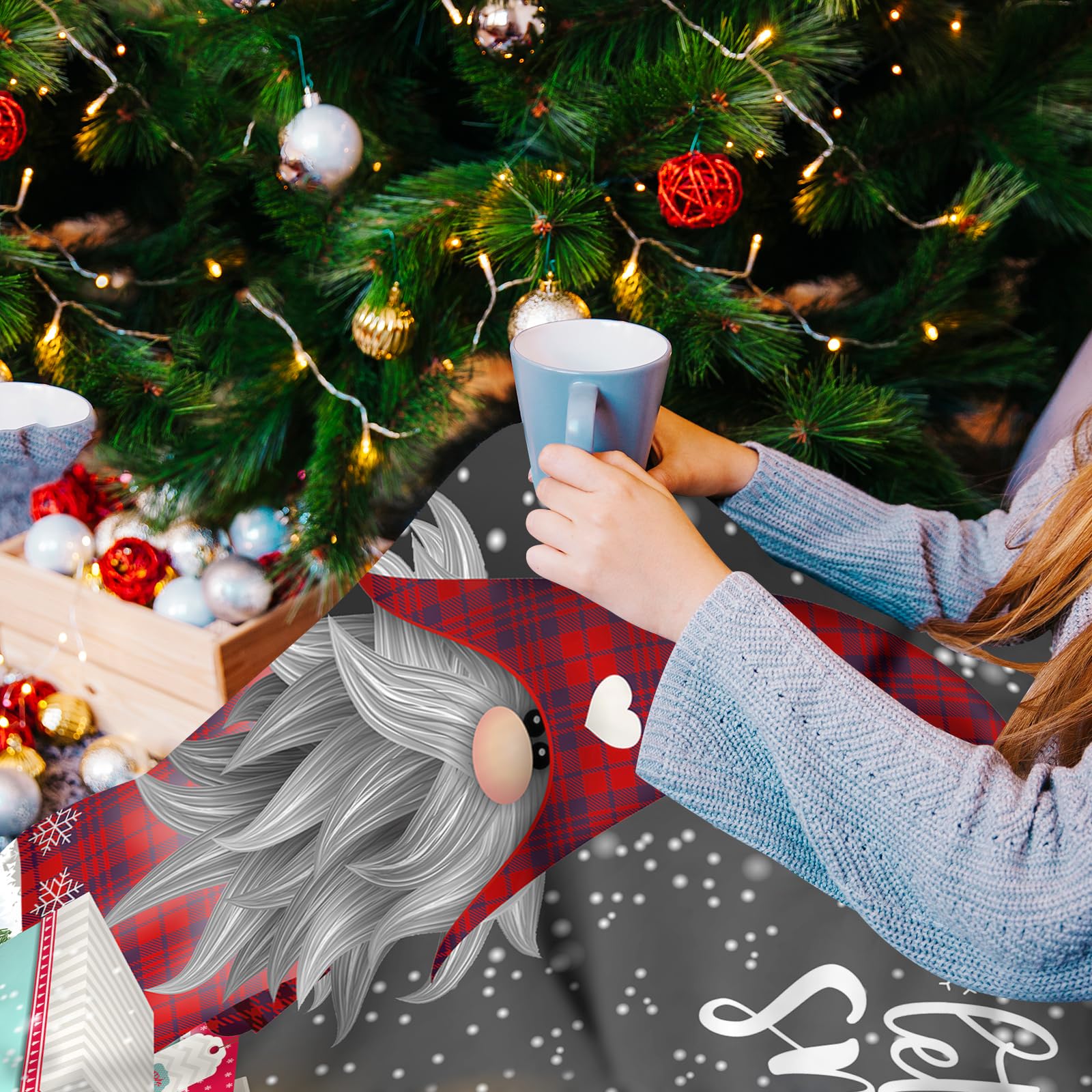GOOESING Merry Christmas Throw Blanket Gnome Winter Snowflakes Xmas Gifts Soft and Warm Flannel Throw Blanket for Picnic Travel Fuzzy Cozy Blankets for Sofa Couch Bed 40" x 50"(101x127cm) - Image 3