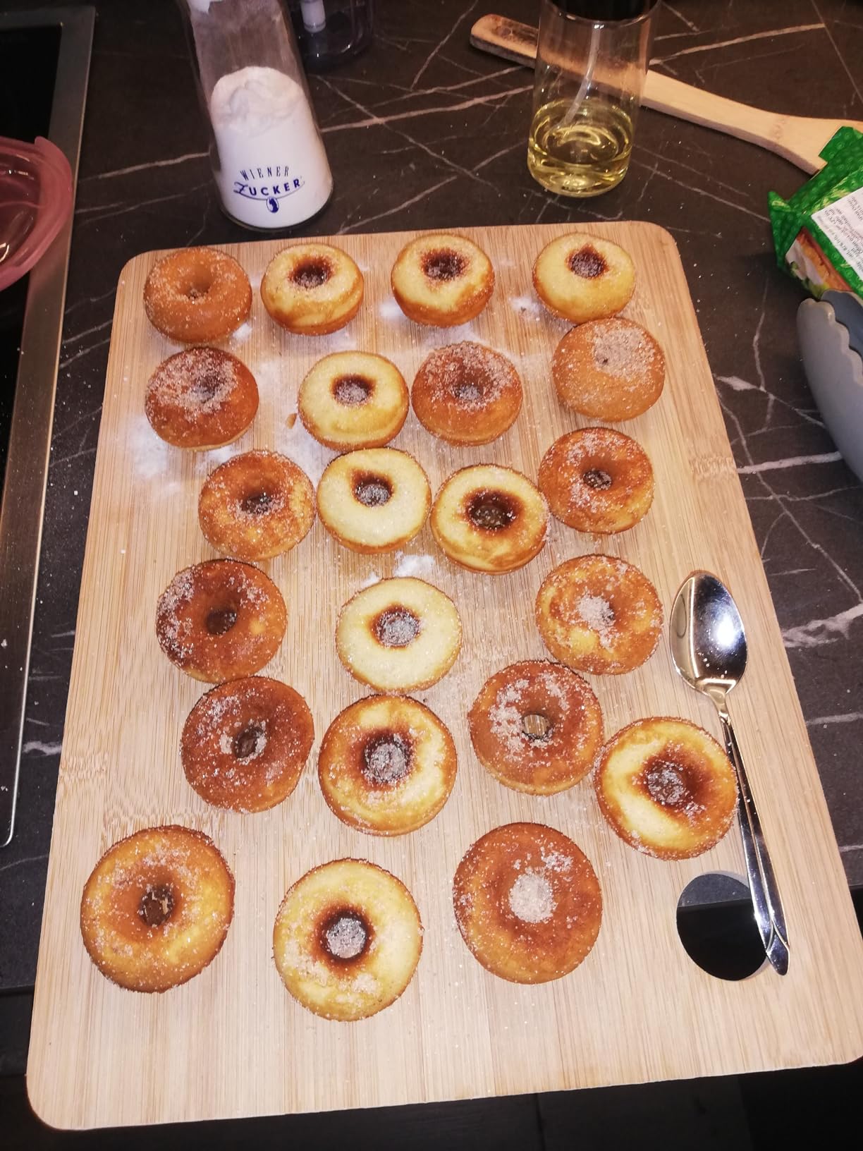 Maxima Donutmaker - 12 Mini Donuts - 5 cm - Ingebouwde Timer - Beuk