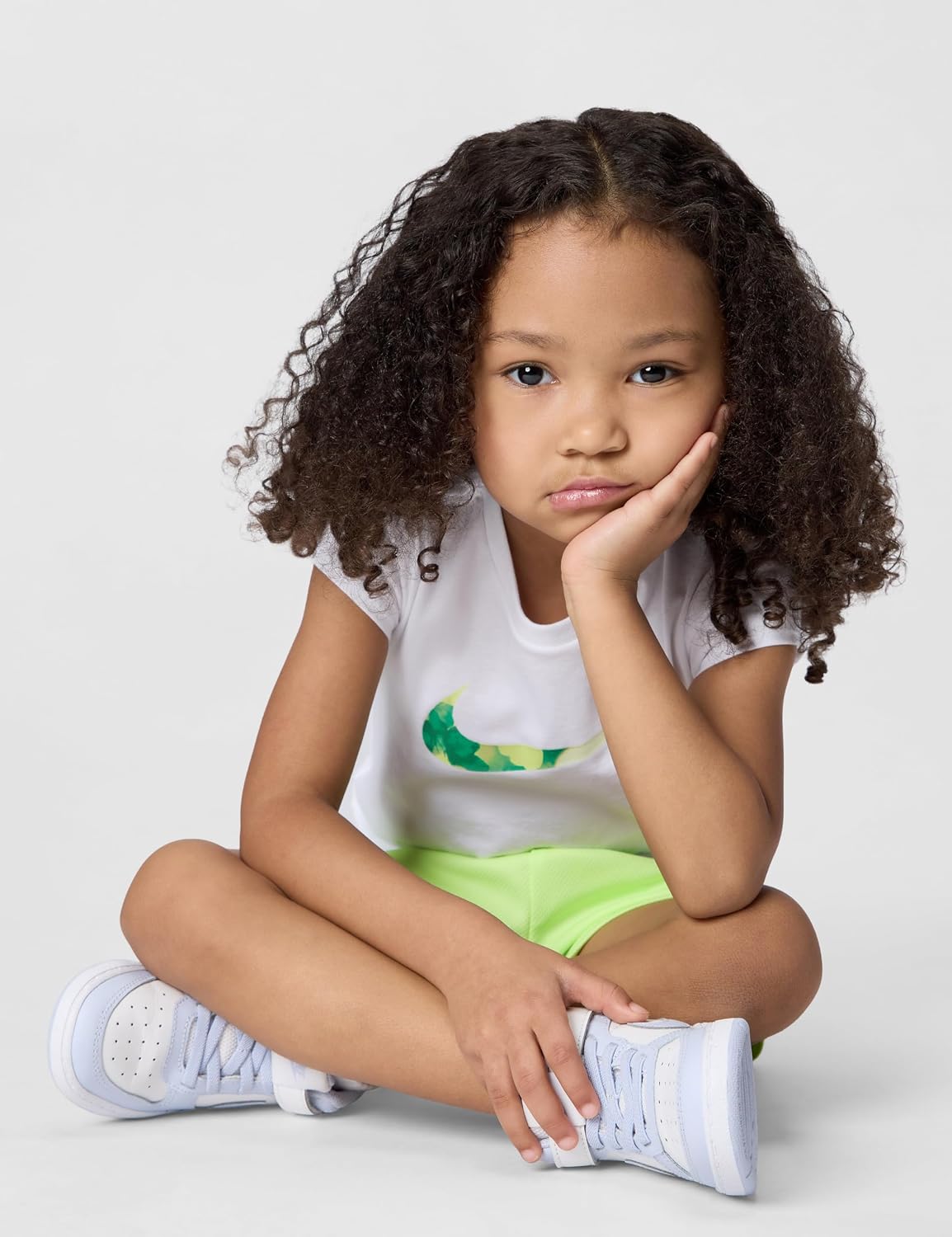 Nike Girls' Graphic T-Shirt and Mesh Shorts 2-Piece Outfit Set
