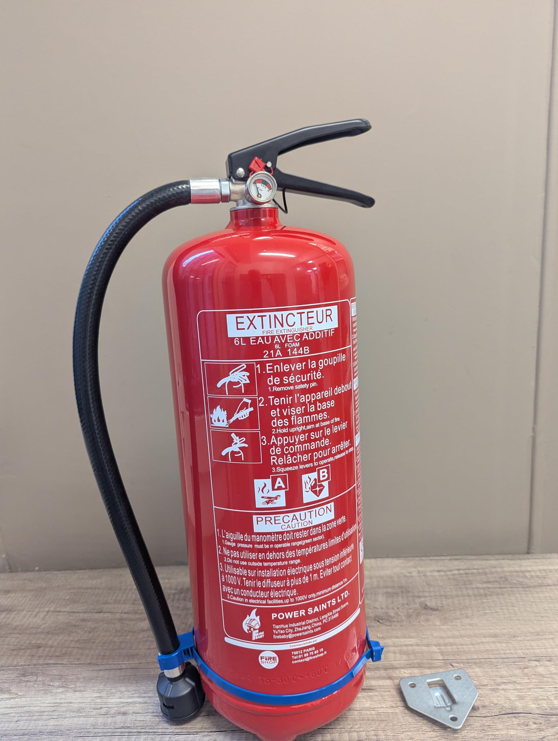 EXTINCTEUR 6 litres AB + ADDITIFS Mousse NF avec Support Fire Shop