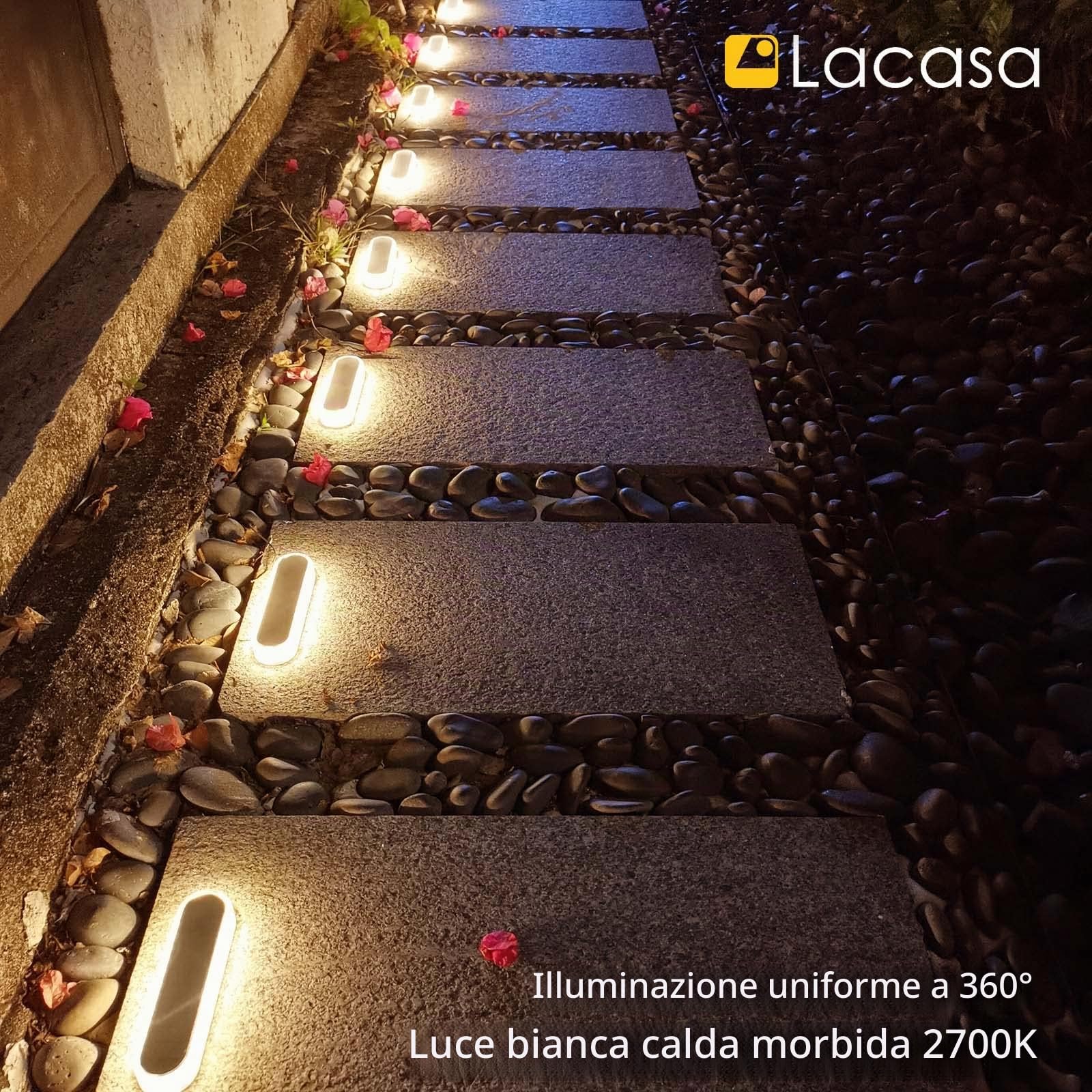 Lacasa Luci Solari Giardino Esterno, 4 Pezzi 30 LEDs IP68 Impermeabile per Sentieri, Auto On/Off da Terra Bianco Caldo Lampada per Ponte Passo Vialetto Scale Cortile