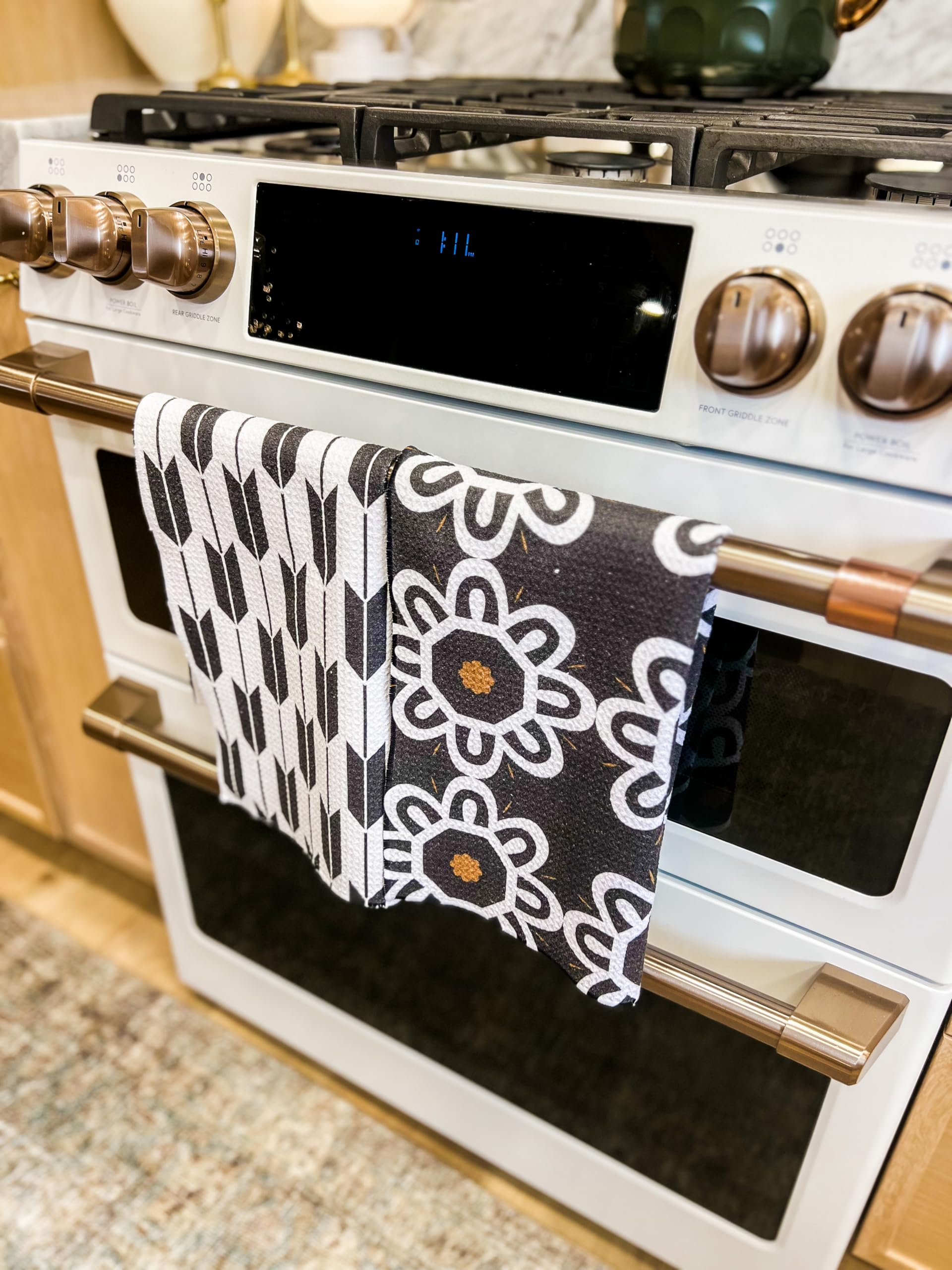 Paquete de 2 Toallas de Cocina de Doble Cara || Toallas de Cocina || Secado rápido || Impresiones de diseñador || Altamente absorbentes || Gancho para Colgar (Negro)