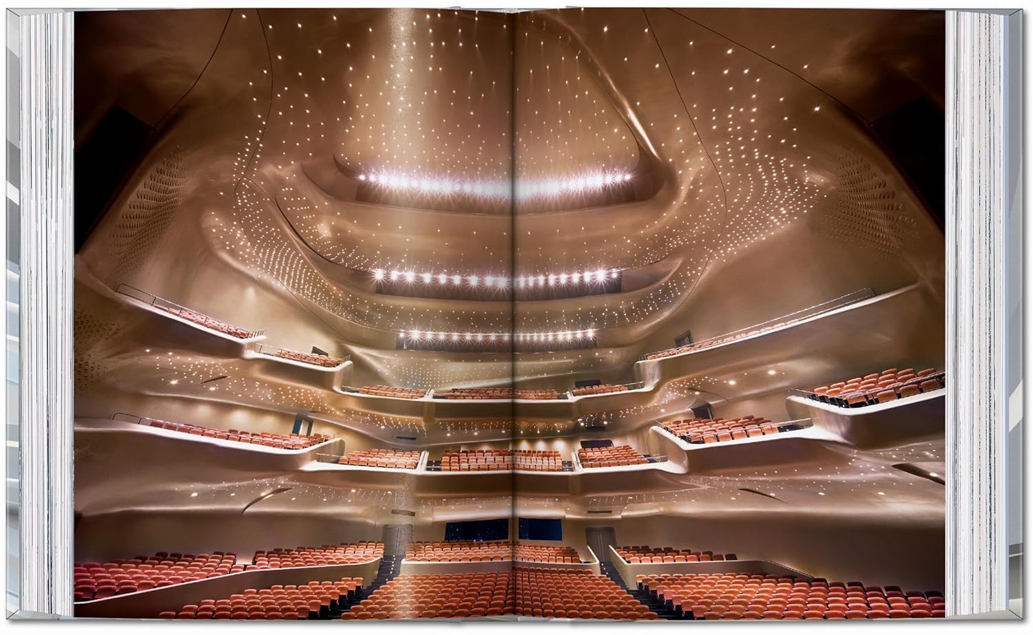 Zaha Hadid. Complete Works 1979–Today. 45th Ed. (45th Edition) (Multilingual Edition) - Image 3