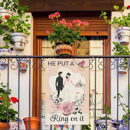 Miniatura 5 de Bandera de jardín con texto en inglés "He Put a Ring on It", de arpillera vertical de doble cara, boda, compromiso, propuesta, despedida de soltera,