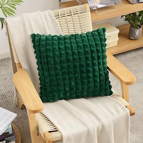 Miniatura 5 de FUTEI Juego de 2 fundas de almohada decorativas de color verde esmeralda de 22 x 22 pulgadas, fundas de cojín cuadradas, piel sintética de conejo