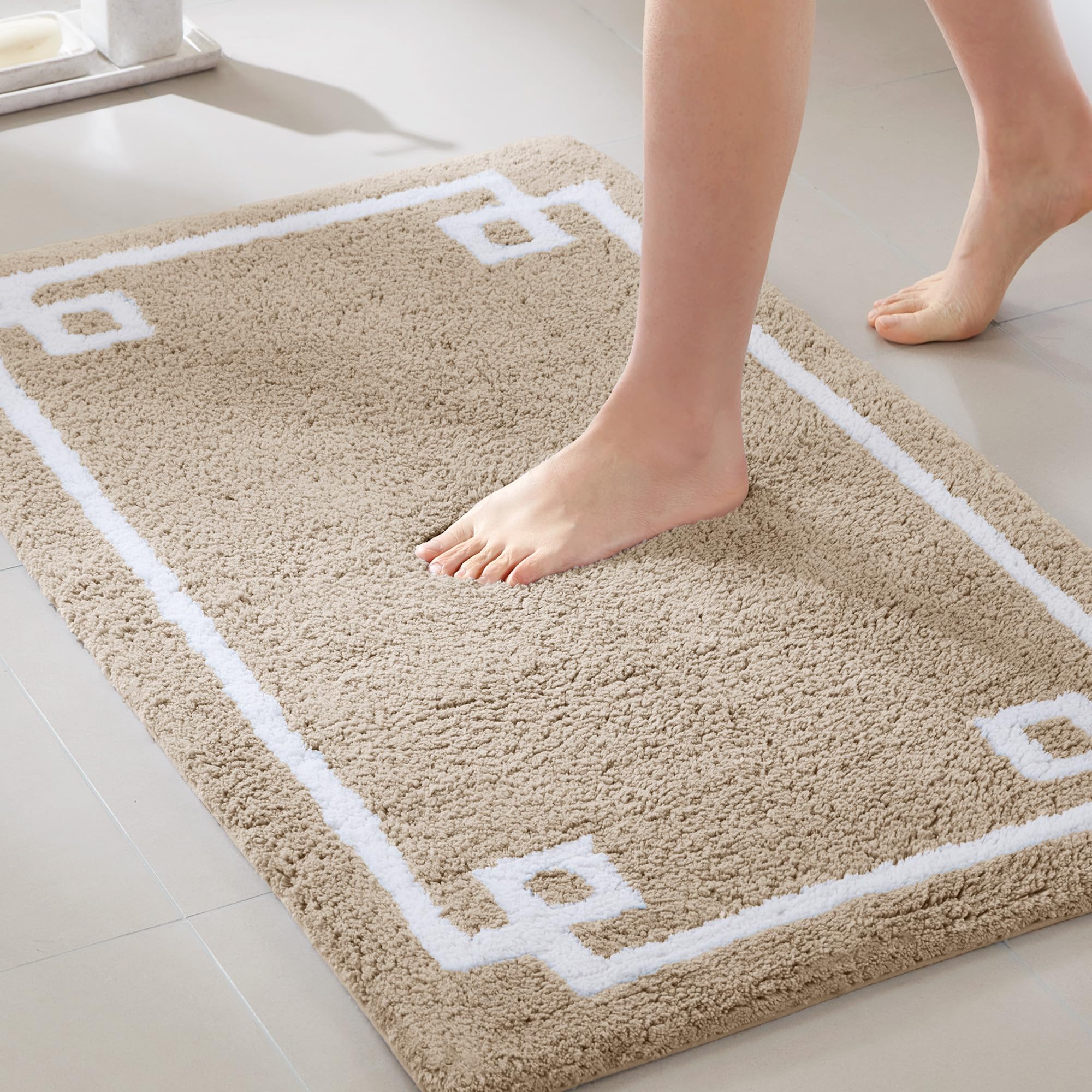 Photo 1 of Madison Park Evan Cotton Bath Rug, Taupe, 20" x 30"