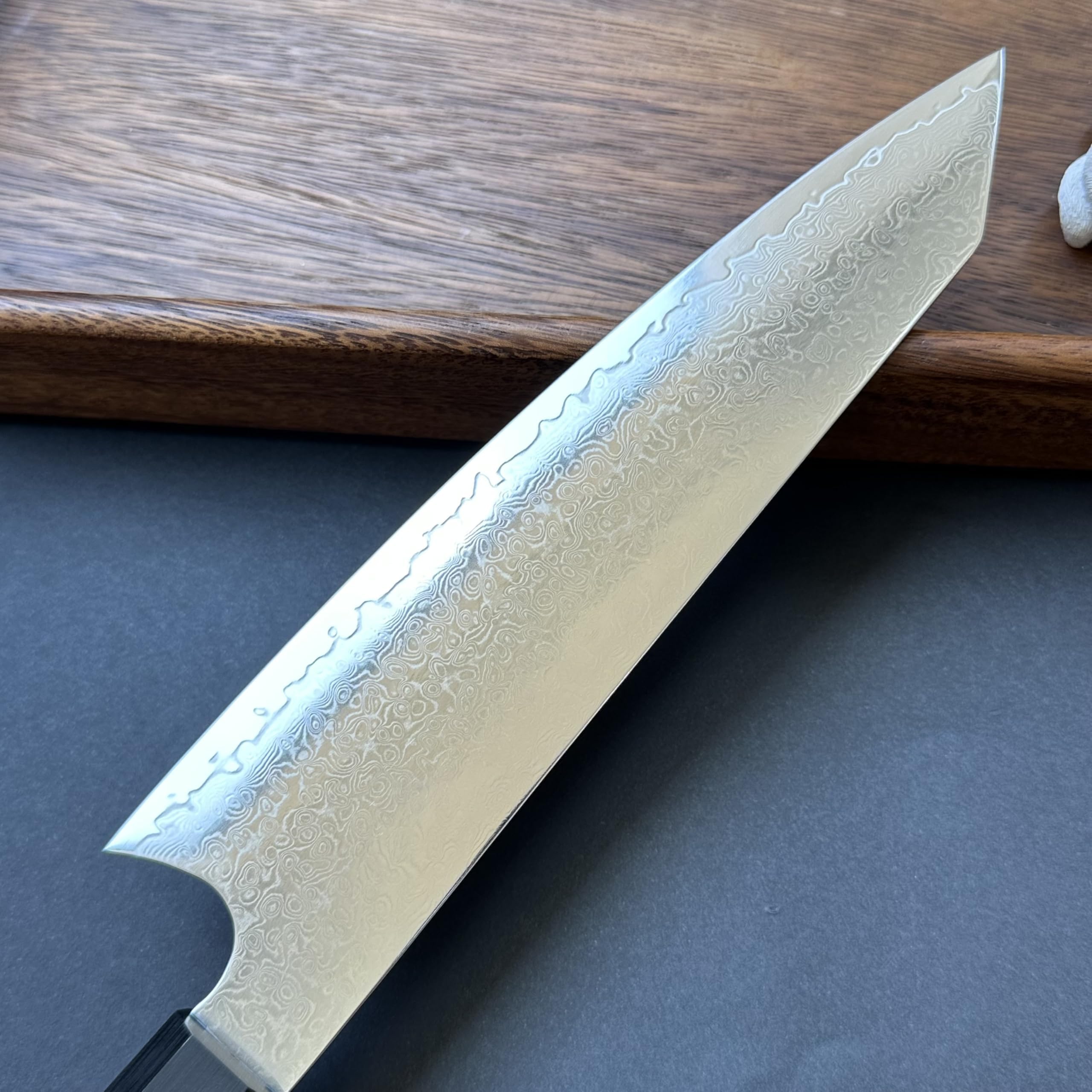 Amazon | ダマスカス包丁 牛刀 210mm VG10芯材 67層鋼 切付型 G10