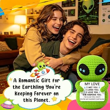 Xinezaa Anniversary Romantic Gifts Boyfriend Girlfriend, I Love You Birthday Him Her Gifts, Cute Handmade Green Alien Crochet with Romantic Message Card, Long Distance Relationship Gift