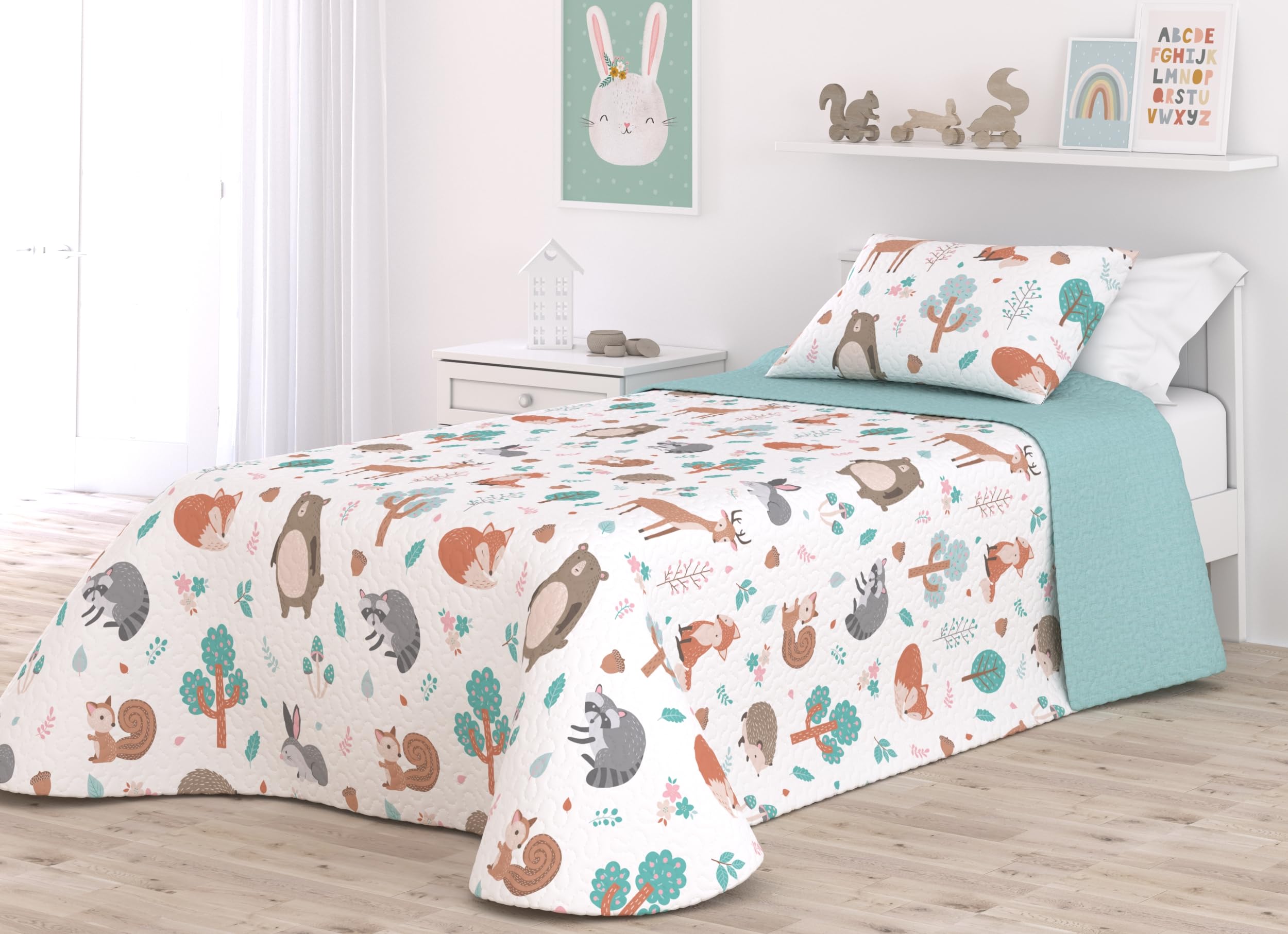Victorio & Lucchino Colcha Infantil de Verano y Primavera. Ligera Colcha cubrecama de Microfibra. Incluye Funda de cojín. (Bosque con COJÍN, Cama 90cm)
