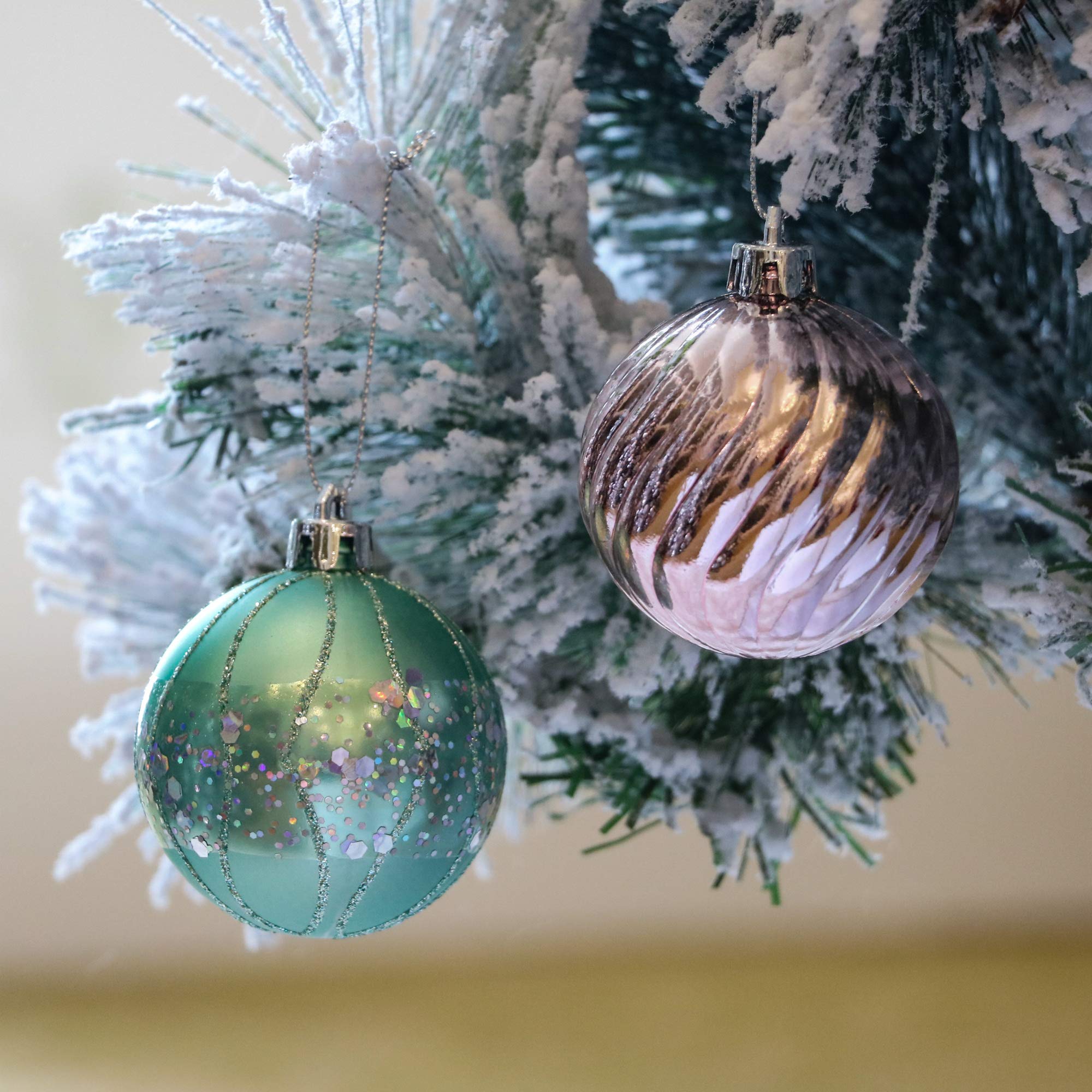 Valery Madelyn Weihnachtskugeln 30 Stücke 6CM Kunststoff Christbaumkugeln Weihnachtsdeko mit Aufhänger für Weihnachten Dekoration Eleganter Palast Thema Mintgrün Rosa Gold