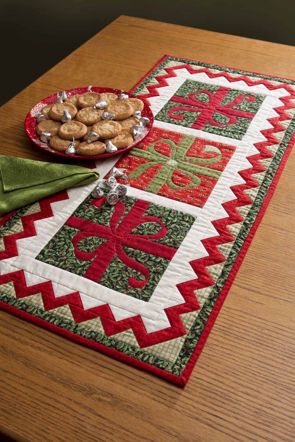 Deck the Halls: Quilts to Celebrate Christmas