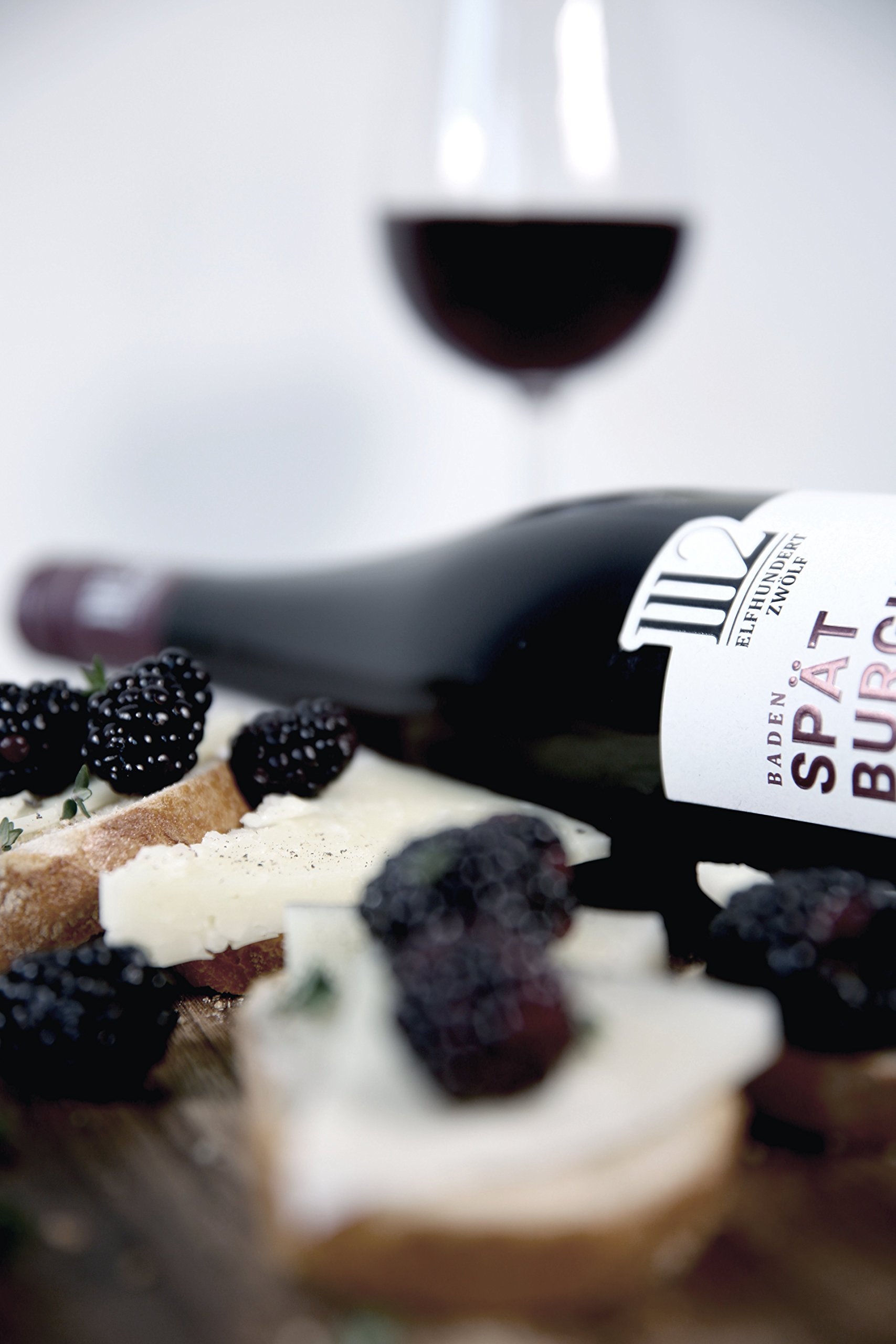 1112 Spätburgunder Trocken – Rotwein der Marke Elfhundertzwölf aus Baden (6 x 0,75 l)