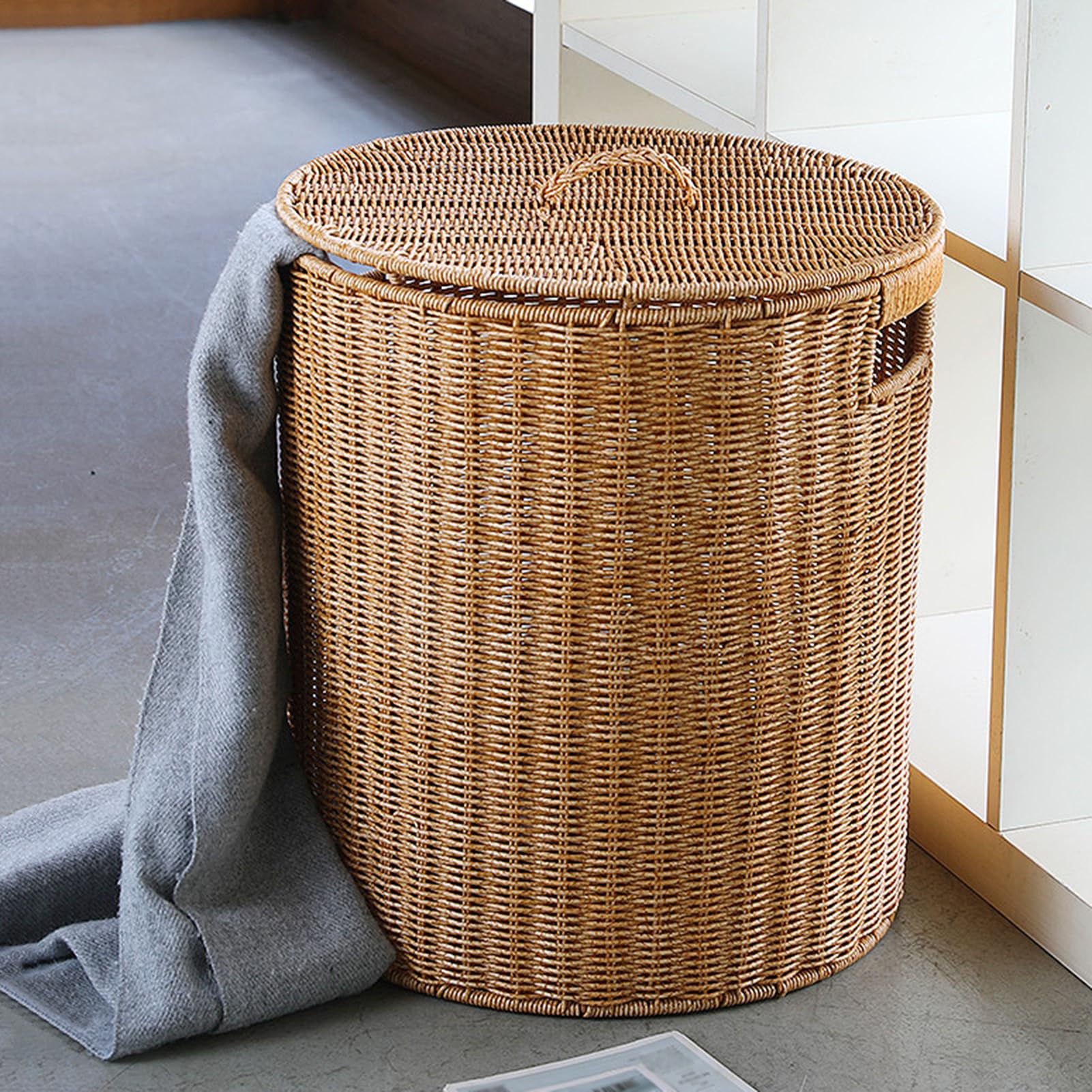 Amazon｜ZJUN - 蓋付き円形ランドリーバスケット、模造籐プラスチック