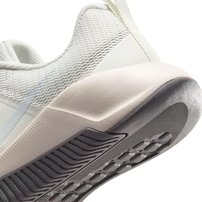 Nike MC Trainer 3 Women's Workout Shoe FQ1830