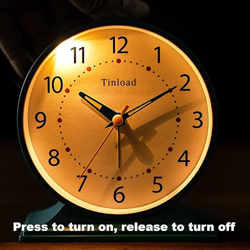 Miniatura 6 de Reloj despertador analógico retro antiguo de 4.5 pulgadas, pequeño reloj silencioso de mesita de noche con luz manual, funciona con pilas,