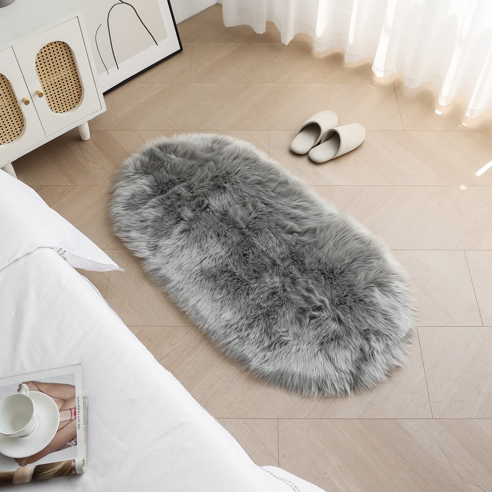 Achiiso Plush Oval Fur Faux Rug,Fluffy Area Rugs Non Slip Yoga Carpet for Girls Room Kids Room Living Room Home Decor(Grey,40x60CM)