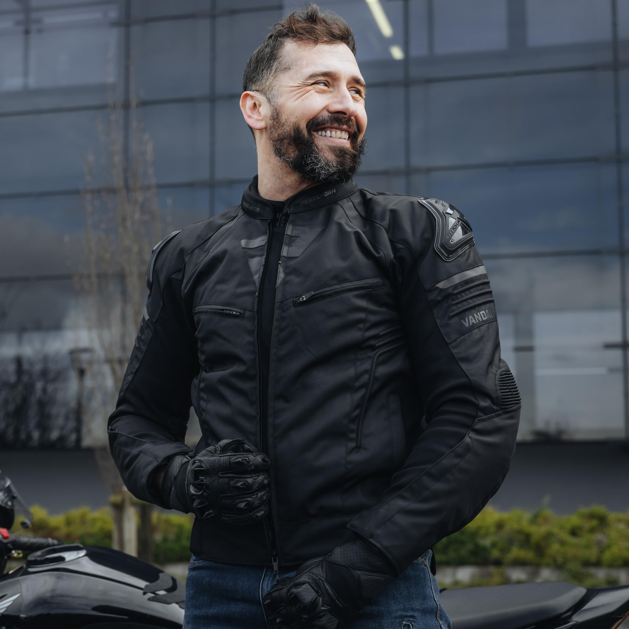 REBELHORN Vandal Motorradjacke Herren | Textil | Abnehmbare Wasserdichte Membran | Ellbogen und Schulterprotektoren Stufe 2 | Schulterschieber | 5 Belüftungskanäle | Größen bis 10XL