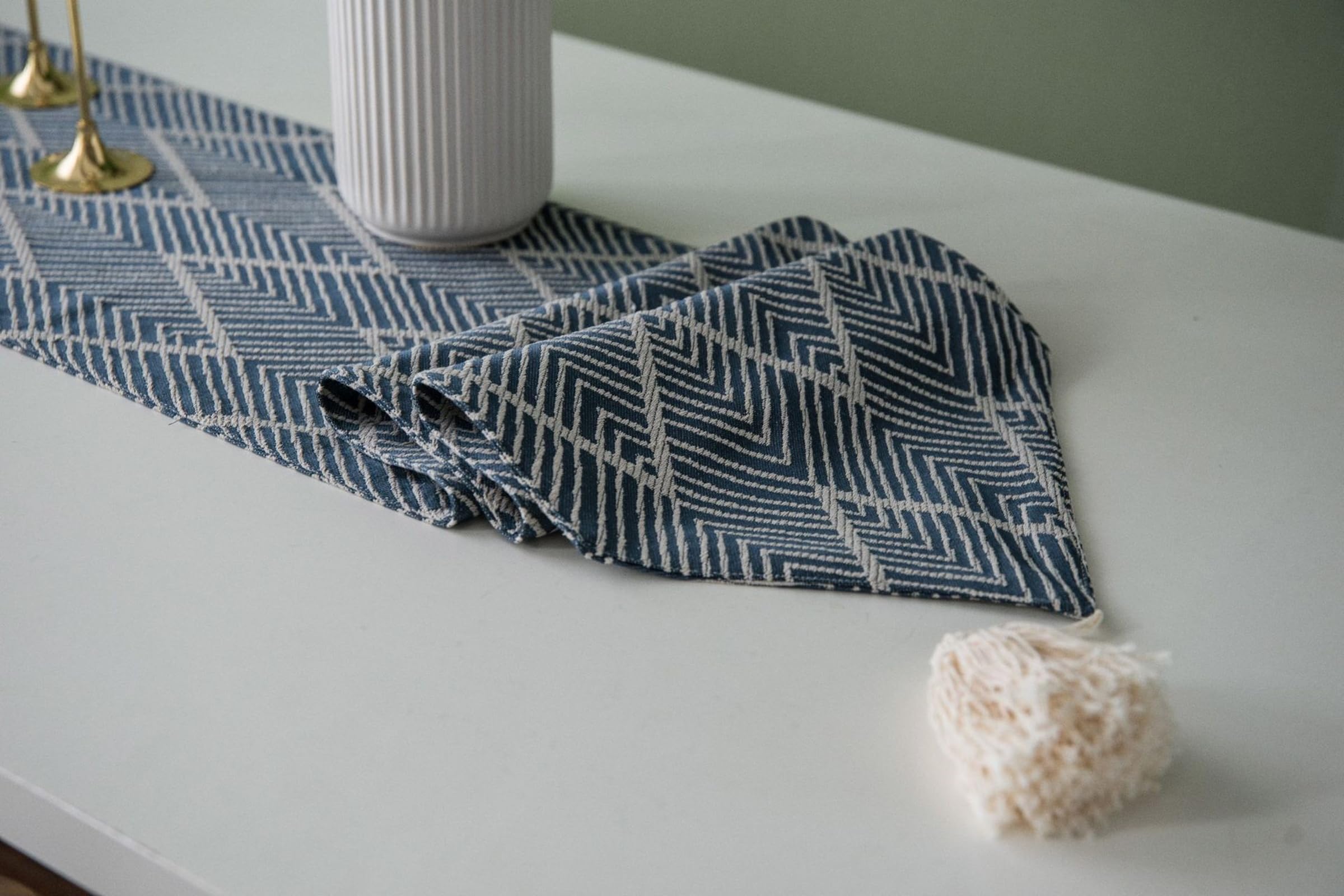 Marineblau Tischläufer Polyester Baumwolle, Esstisch Tischläufer Abwaschbar Dreieckrand Jacquard Welle Gestreift Muster mit Quasten Tischdecke für Küche Dekor, 30x220 cm, Marineblau