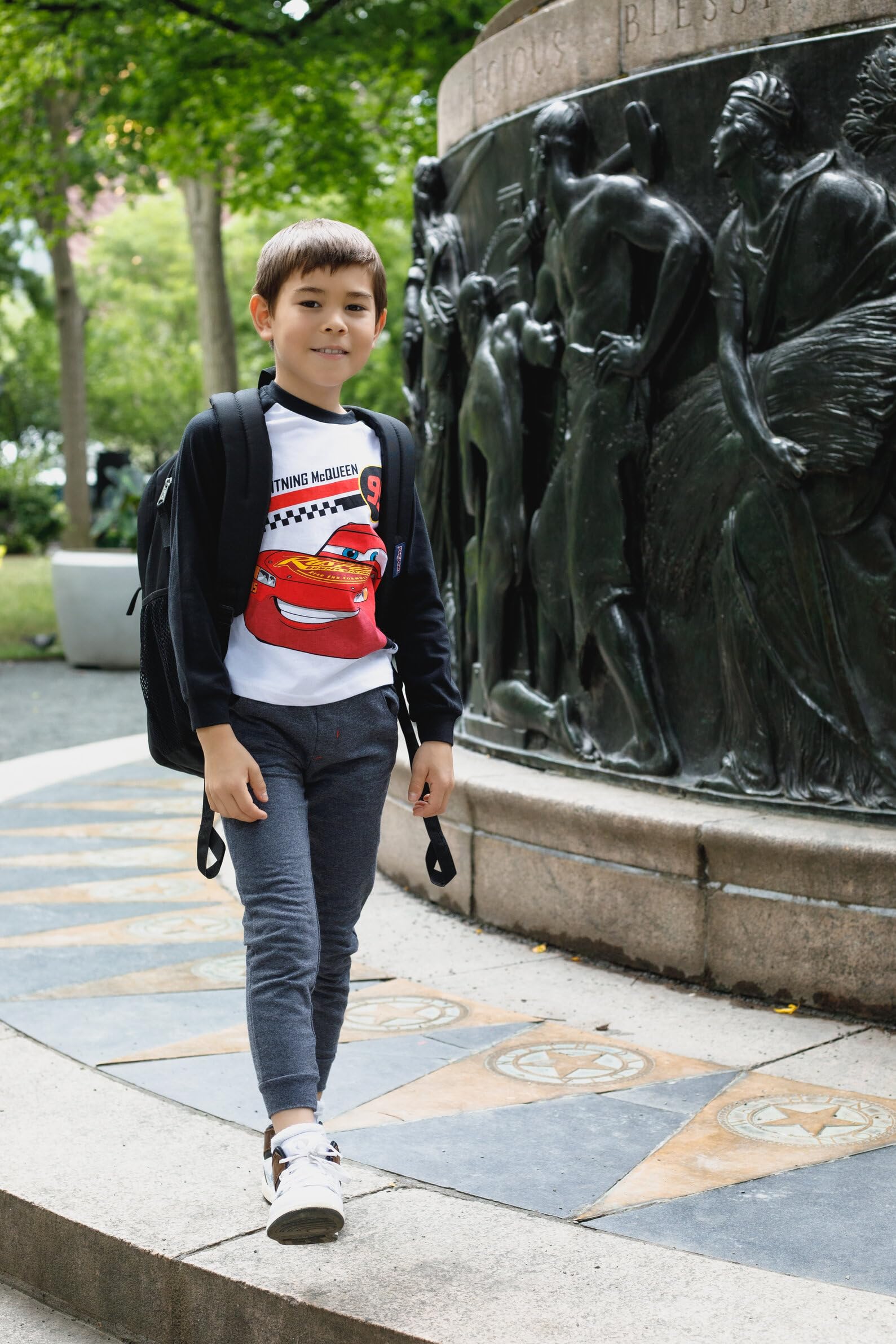 Disney Samochody French Terry T-shirt i spodnie zestaw dla dużych dzieci (18 miesięcy - 10-12)