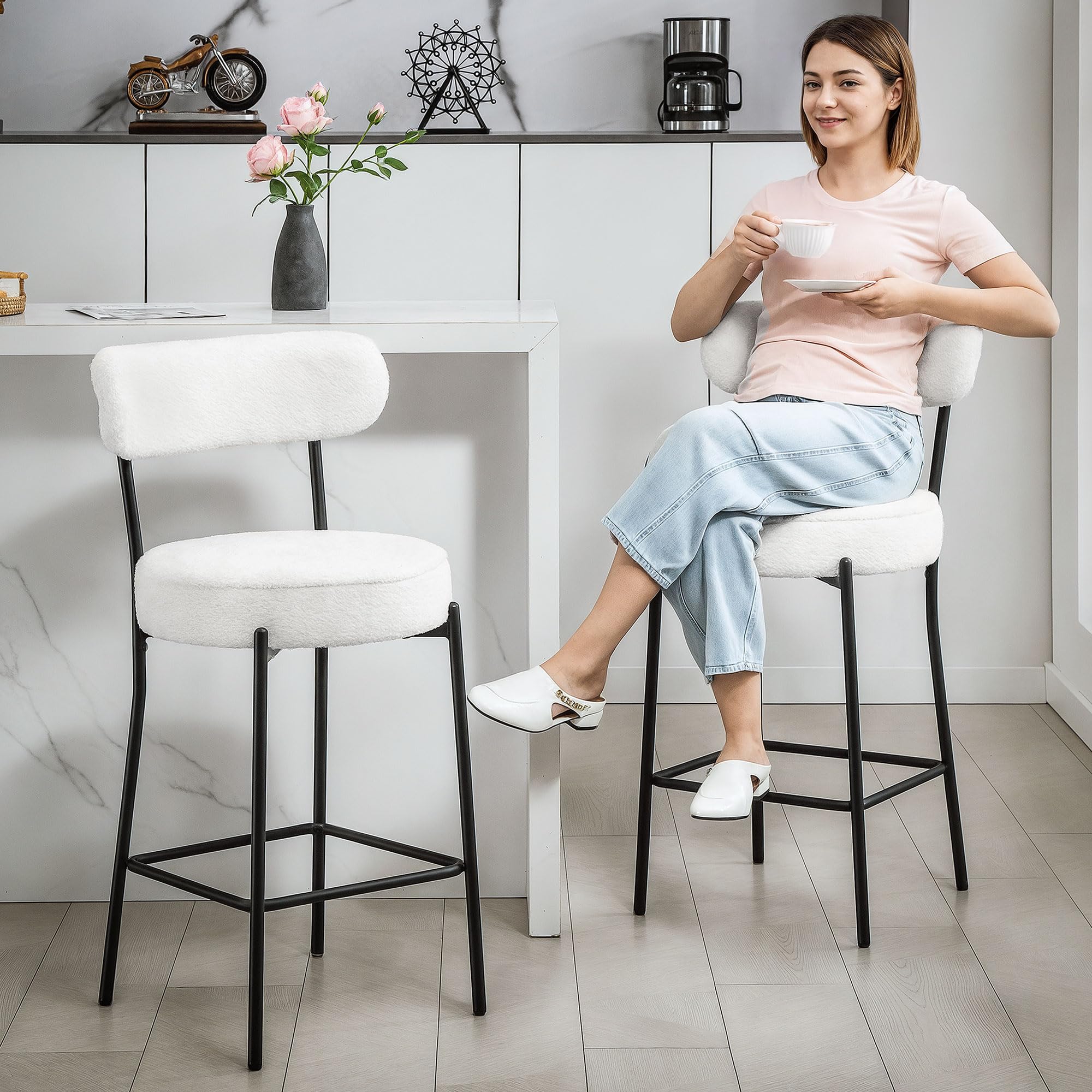 HOMCOM Lot de 2 Tabourets de Bar en Tissu Bouclette Assise 68H cm Crème | Chaises de Bar, Assise Large, Dossier Courbé, Repose-Pieds, Pieds en Acier, Chaises Hautes Cuisine, Salle à Manger, Comptoir