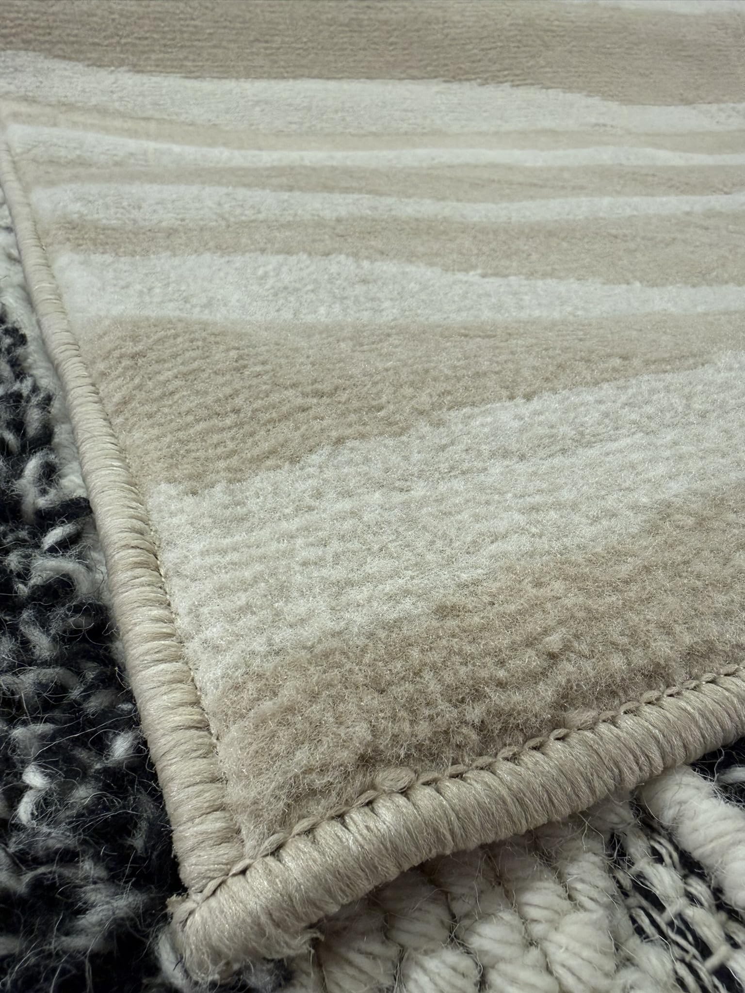 AVANTI TRENDSTORE - Casares - Comodo tappeto con motivo etnico, realizzato in polipropilene, morbido e piacevole al tatto, disponibile in vari colori e motivi. Dimensioni ca. 200x285x1,5 cm