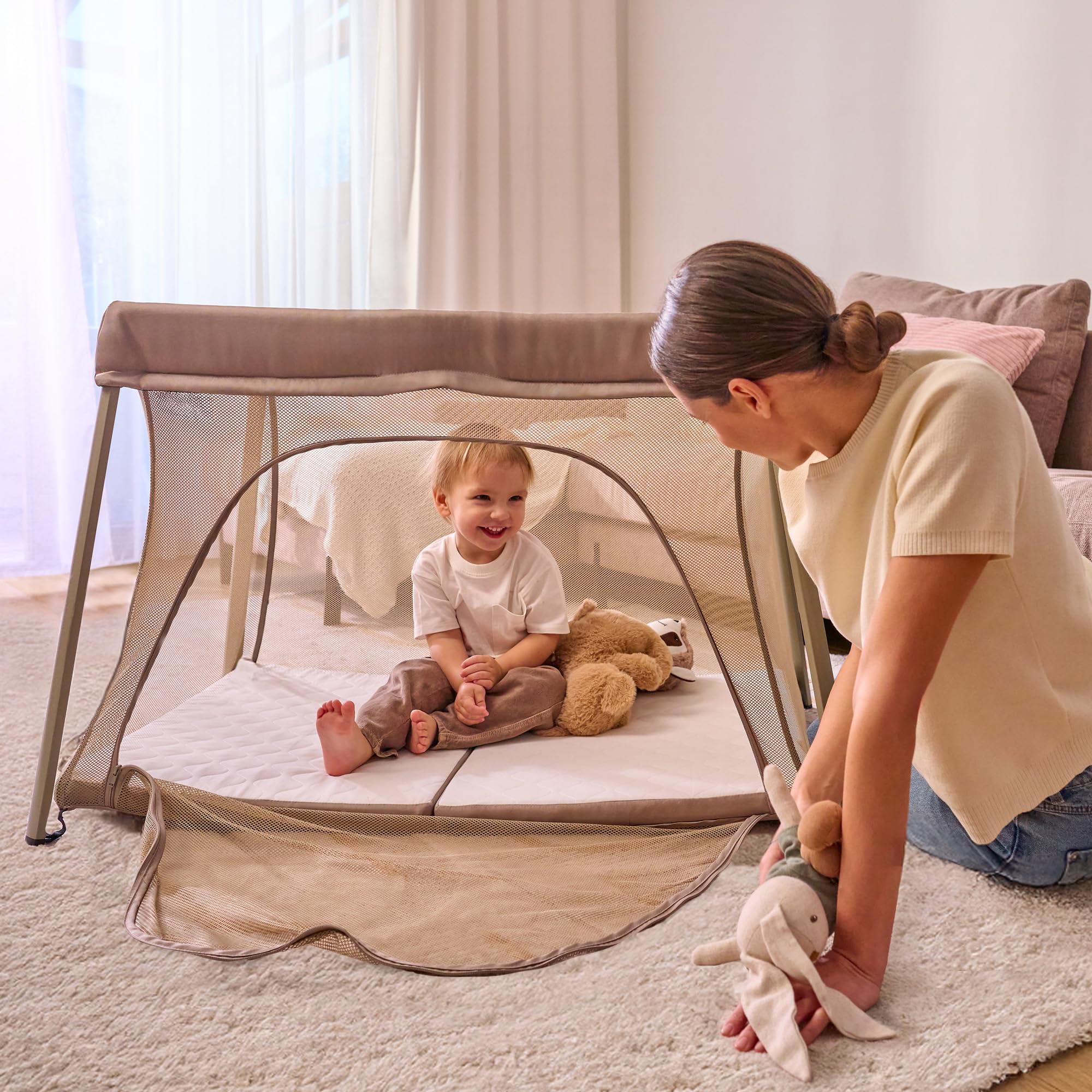 lionelo Lit de Voyage Bébé Parc Enfant 3en1 Alice de 0 à 15 kg Matelas en Mousse, 2 Niveaux de Hauteur, Pliable, Petit, Léger, Entrée Latérale, Sac de Voyage (Beige)