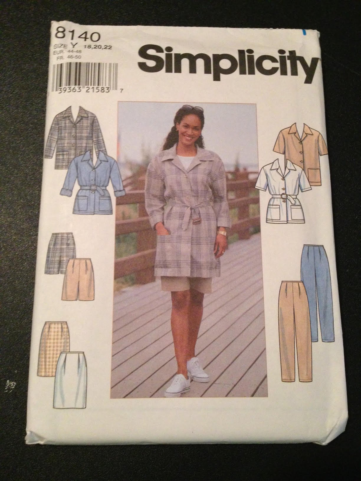 Patron Simplicity 8140 de veste, jupe et short en grande taille Y 18-22