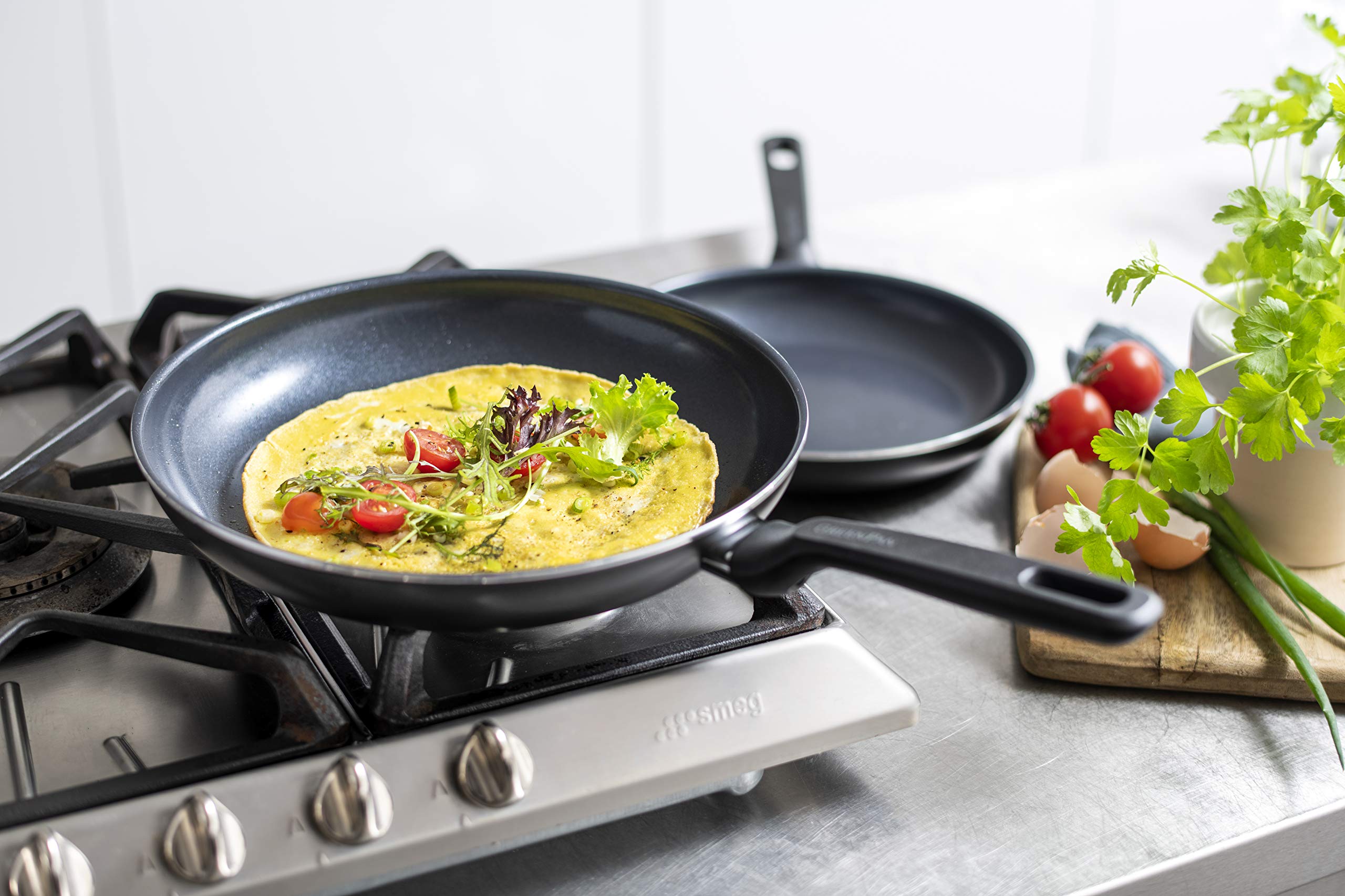 GreenPan Batería de Cocina Antiadherente de Aluminio con Revestimiento de Cerámica, Apta para Todo Tipo de Cocinas, Inducción, Horno y Lavavajillas, 4 piezas, Negro