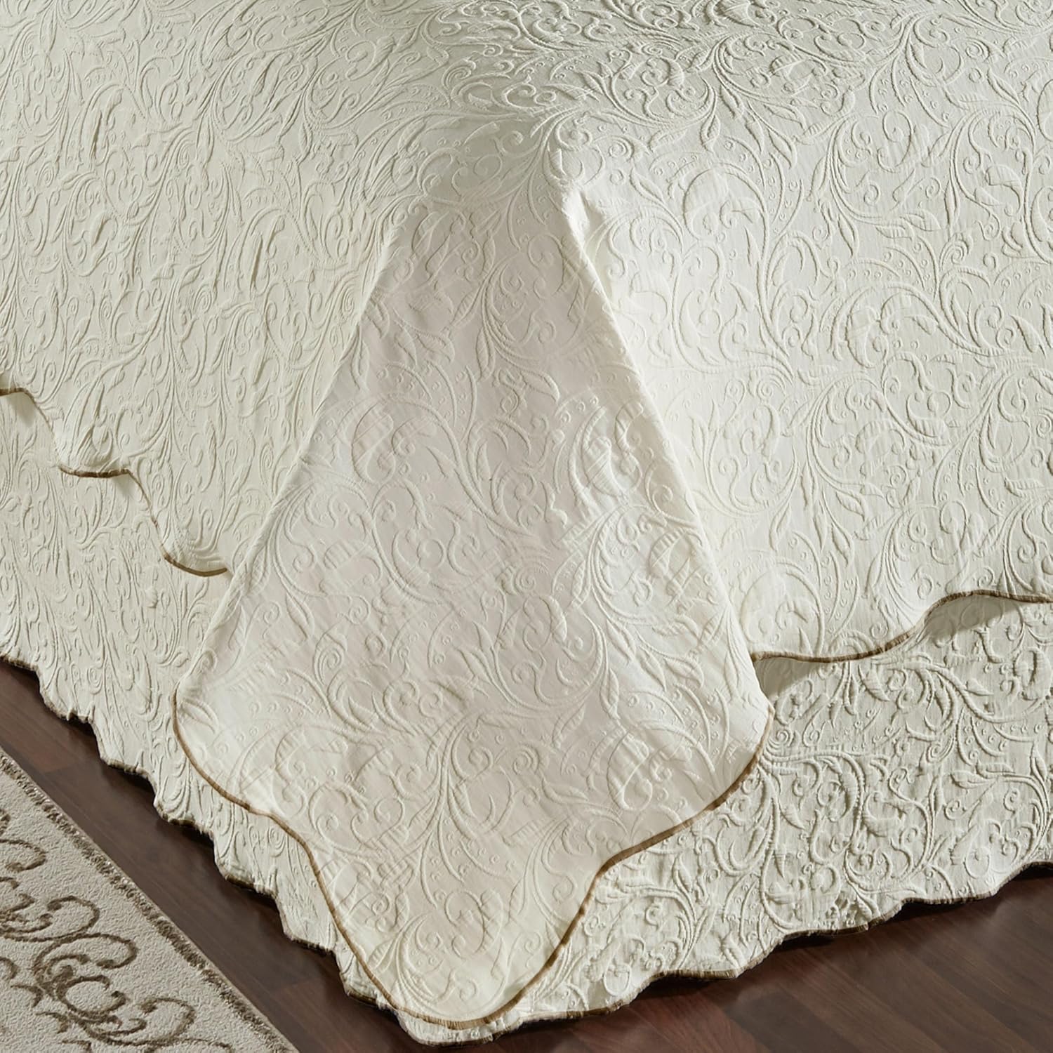Touch of Class Vienna Oversized Light Cream Woven Matelasse Scroll Bedding King Size - Coverlet Set - Made of Cotton with Polyester - Includes Bedskirt, 2 Shams - Vintage Style Collection
