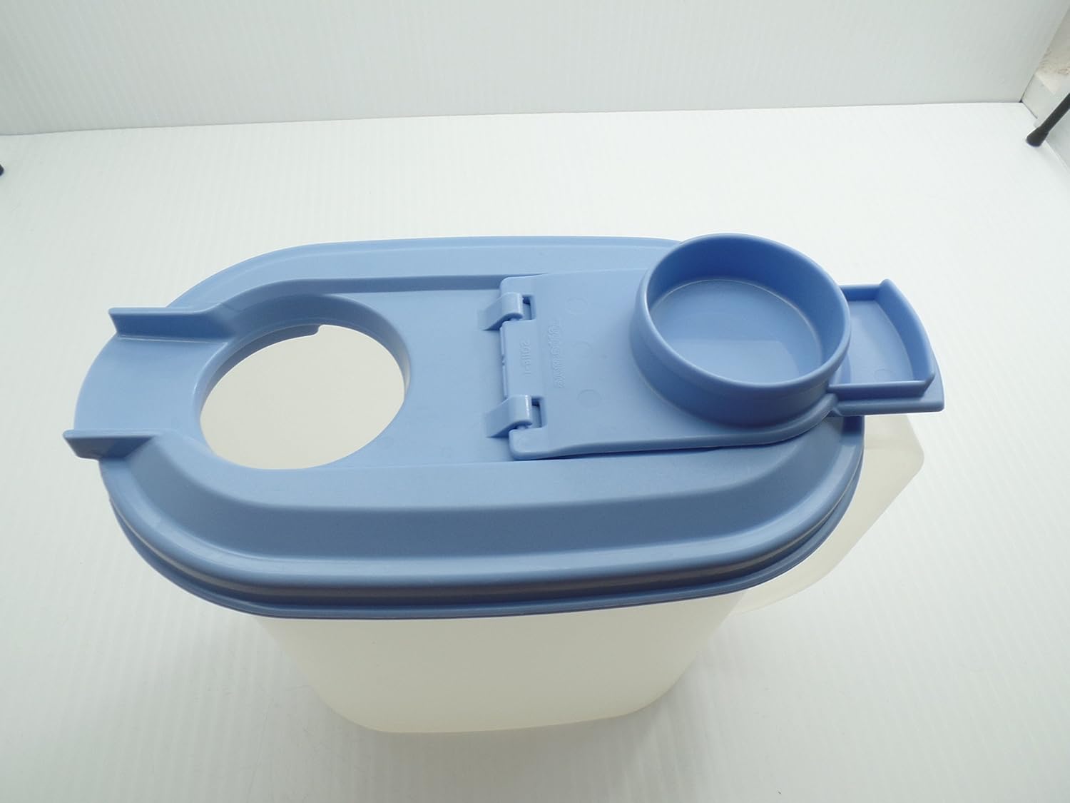 Tupperware Slim Line Pitcher lid open