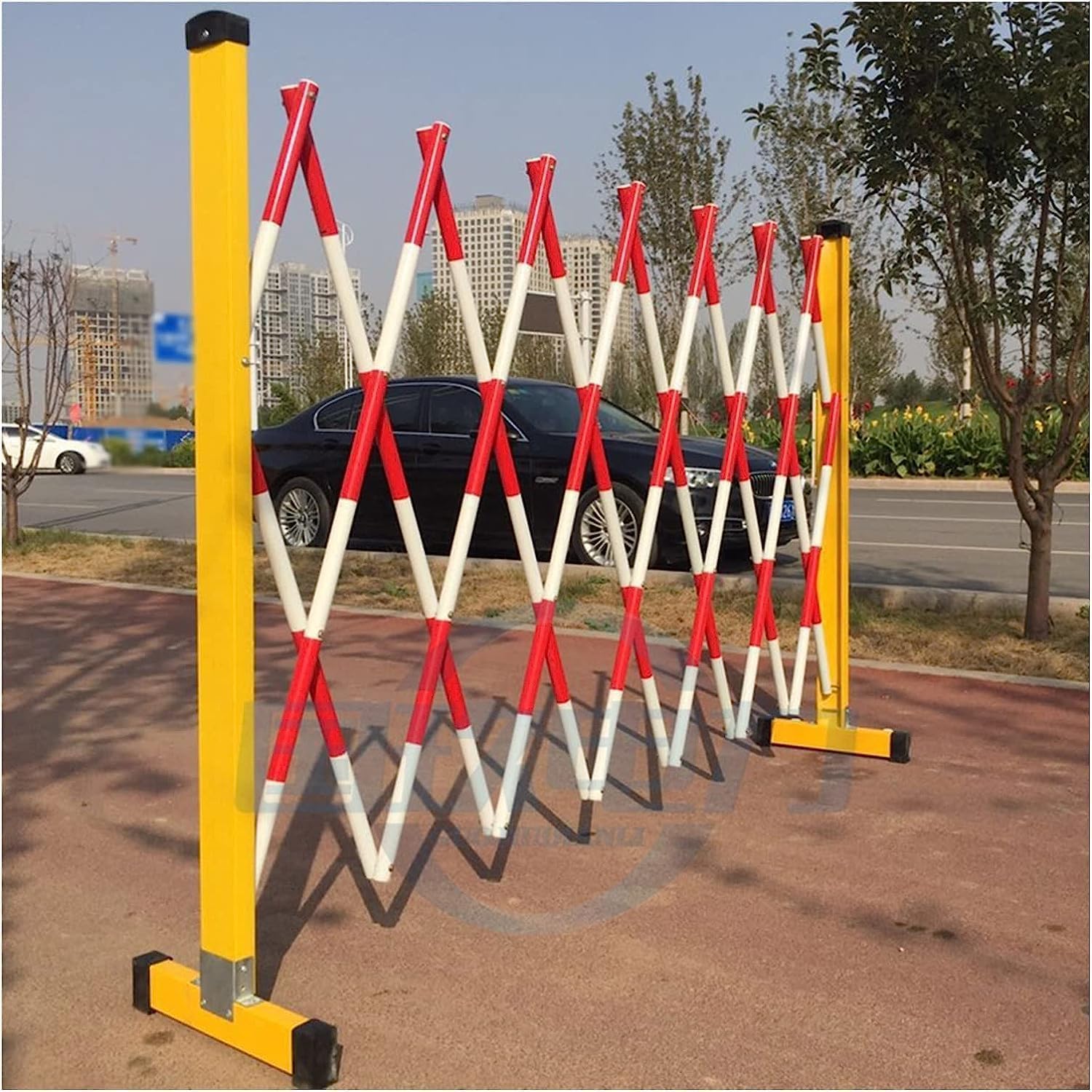 ASerZenith Expandable Mobile Barrier Outdoor Retractable Traffic Fence With Adjustable Barricade Gate On Castors For Motorway Malls Retractable Traffic Barrier,1.5 * 2M
