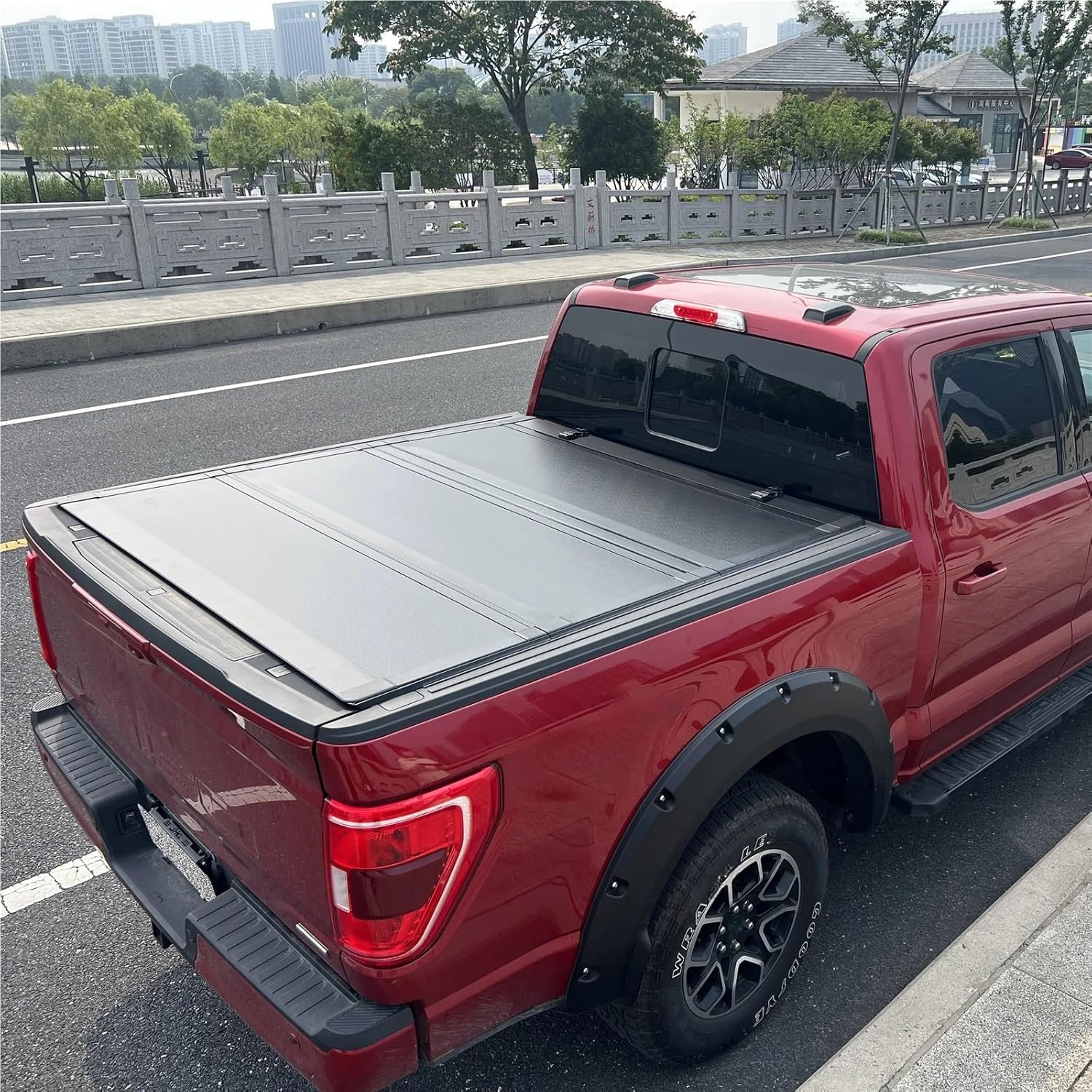 Tri-Fold Low Profile Truck Bed Pickup Tonneau Cover Compatible with Chevy Silverado/GMC Sierra 2014-2023