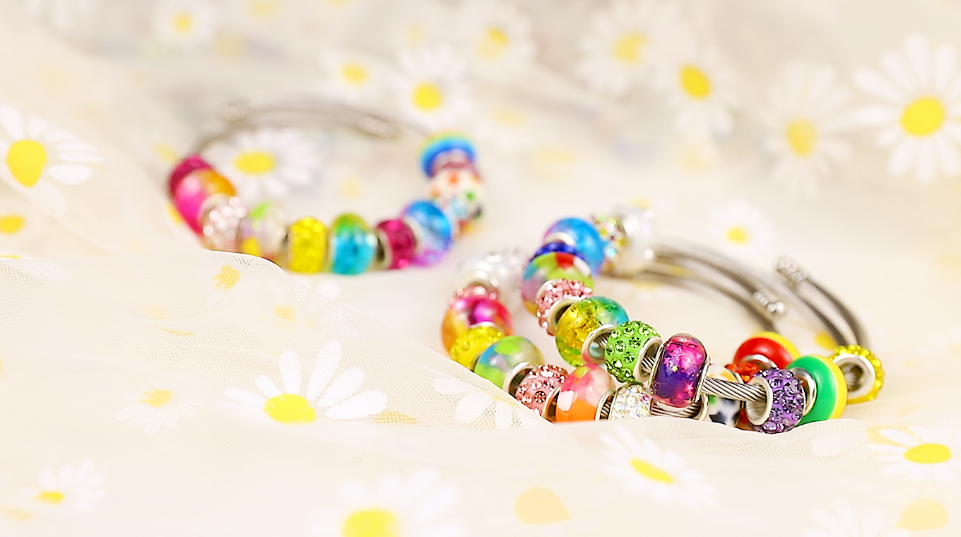 (取寄) ビーズ アンド チャーム イヤリングス ALMAIS Tesori Beads and Charm Earrings multi Amazon.com: Aipridy Large Hole European Beads, Craft Supplies Kit，Assorted  Mixed Color Lampwork Spacer Beads for DIY Bracelet Jewelry Making (120,  Mixed)