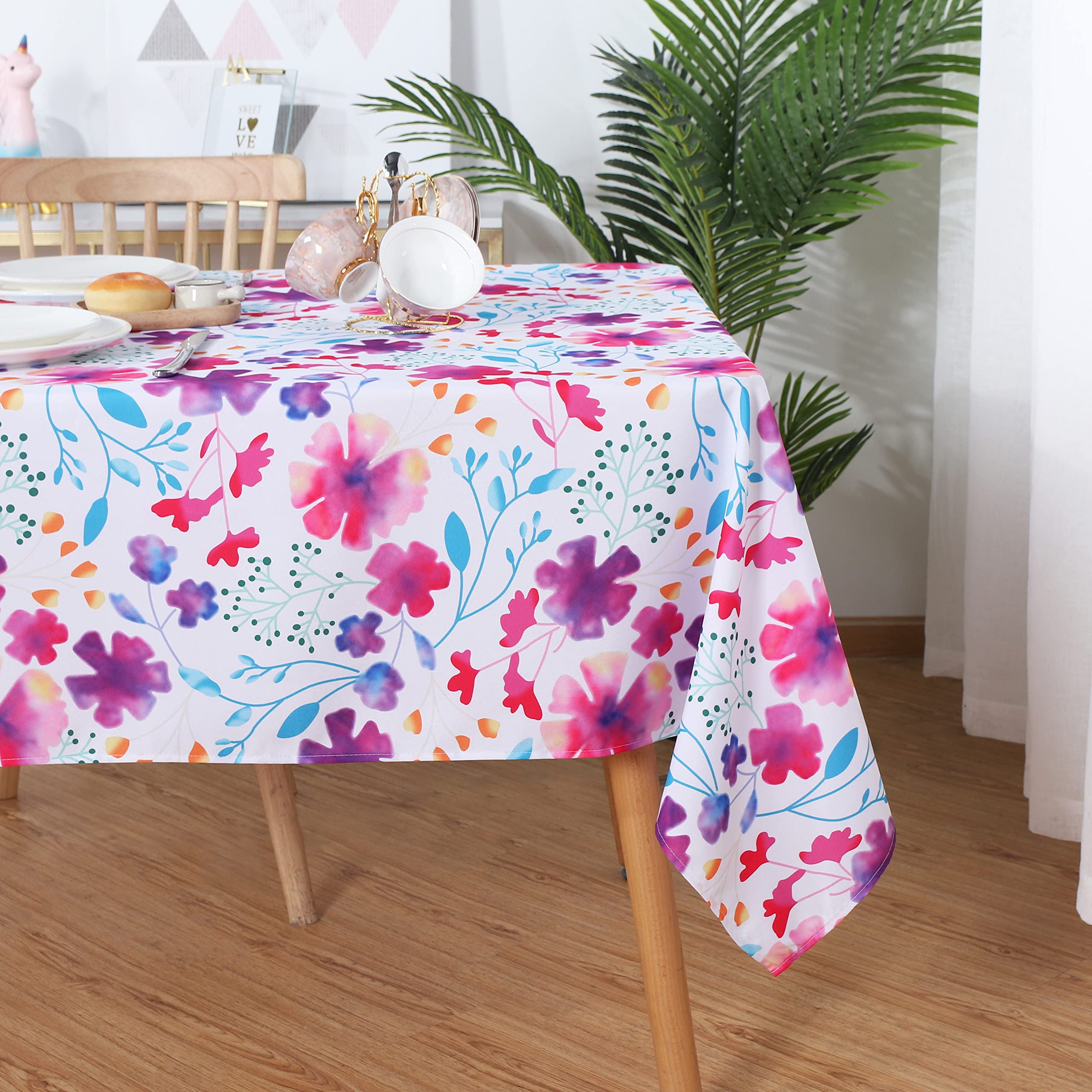 LUSHVIDA Spring&Summer Fabric Rectangle Table Cloth, Polyester Flower Tablecloth, Table Cover Protector for Holiday, Party, Wedding, Birthday, Banquet Decoration Use, 60 x 84 Inch, Floral