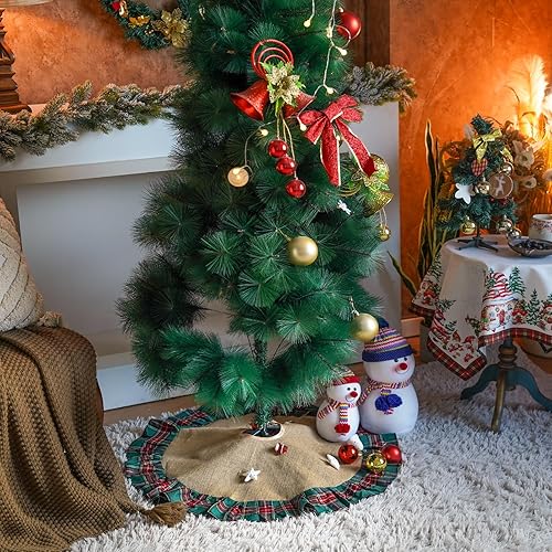 Miniatura 7 de ARTABLE Falda de árbol de Navidad a cuadros rojos con pompones de copo de nieve para Navidad, hogar, cocina, decoración de vacaciones (cuadros rojos