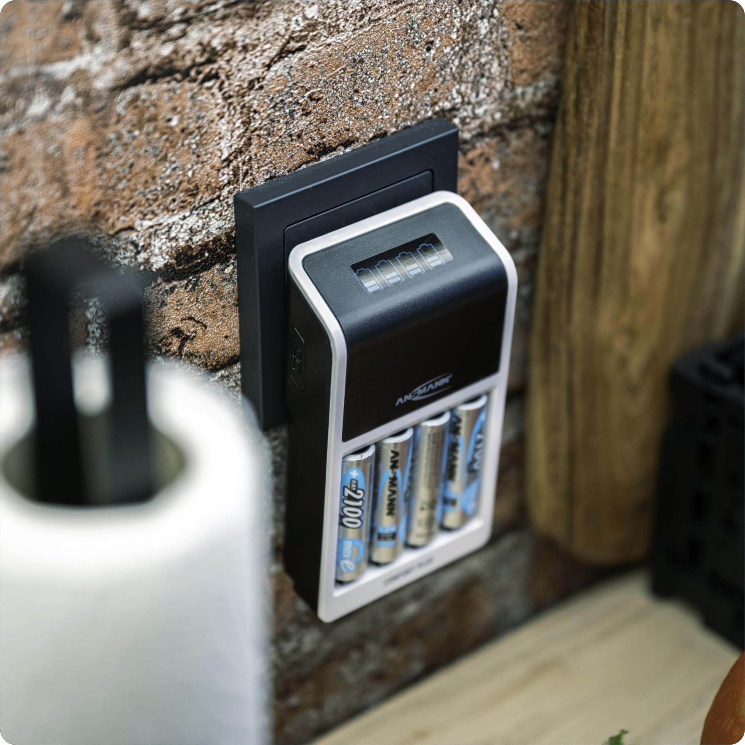 ANSMANN Akku-Ladegerät für NiMH Micro (AAA), Mignon (AA), 9V Block Akkus – Automatik Batterieladegerät mit Perfect-7-Ladetechnologie, Schnellladefunktion & Entladefunktion – Comfort Plus