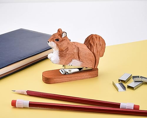 Miniatura 6 de Yoption Grapadora de animales de madera, ardilla de escritorio, hecha a mano, escultura de estatua de tallado de madera para niños, escuela,